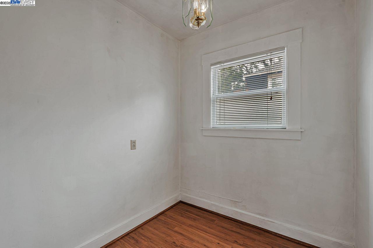 Alameda, California, 94501, United States, 1 Bedroom Bedrooms, ,1 BathroomBathrooms,Residential,For Sale,1917026