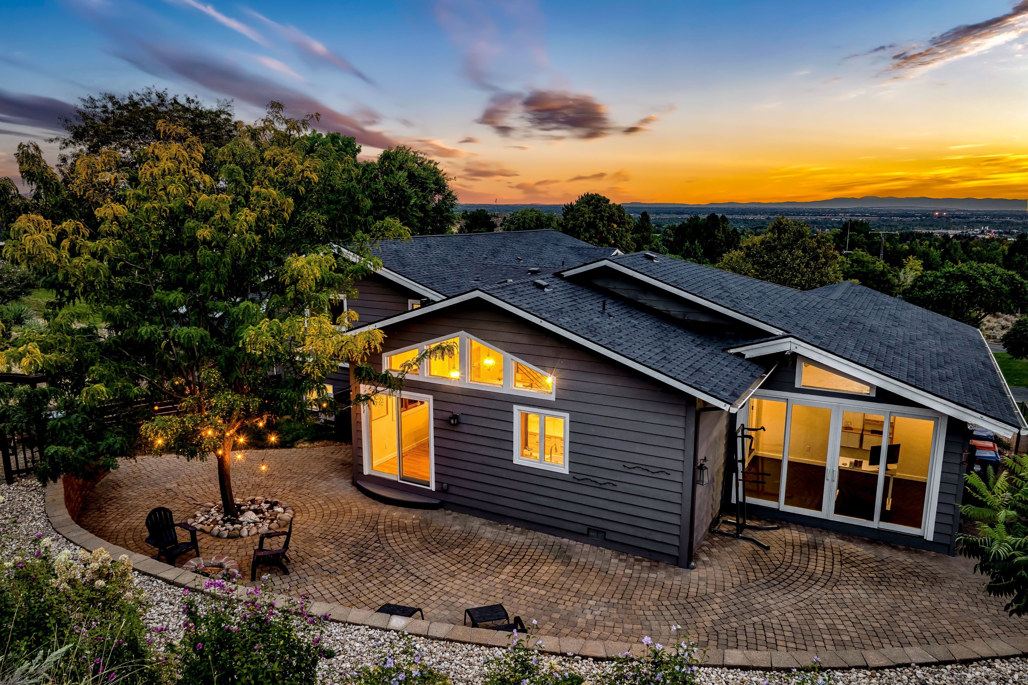  Architectural Foothills Retreat with Valley Views & Direct Trail Access - 物件實景