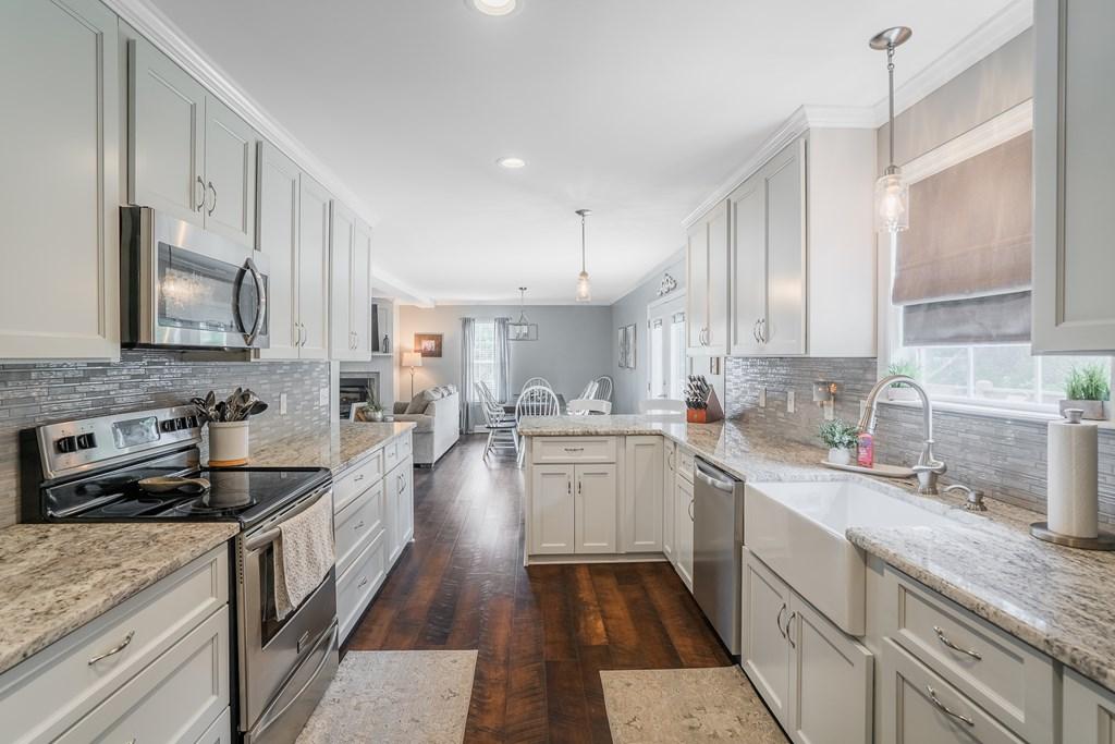 CHATSWORTH, Georgia, 30705, United States, 3 Bedrooms Bedrooms, ,3 BathroomsBathrooms,Residential,For Sale,1965219