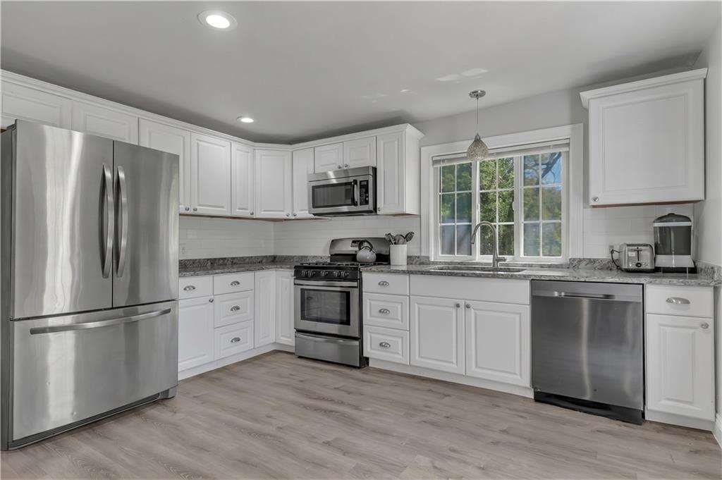 Cumberland, Rhode Island, 02864, United States, 5 Bedrooms Bedrooms, ,4 BathroomsBathrooms,Residential,For Sale,2048135