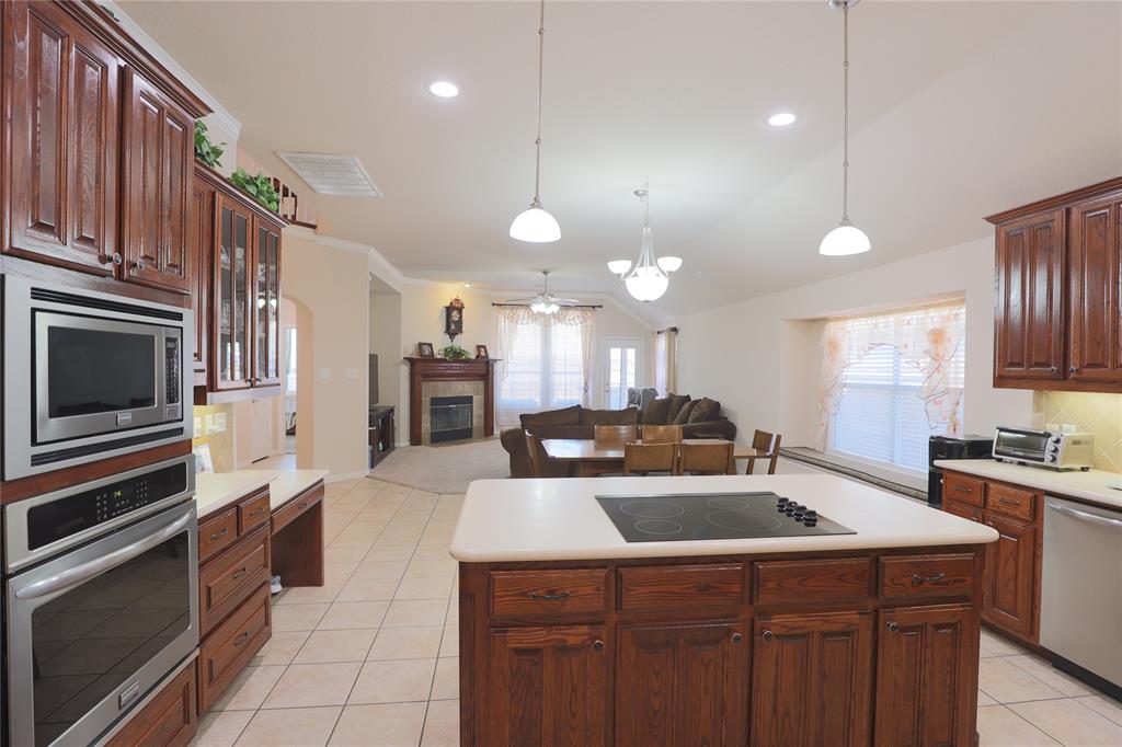 Euless, Texas, 76039, United States, 4 Bedrooms Bedrooms, ,3 BathroomsBathrooms,Residential,For Sale,2033775
