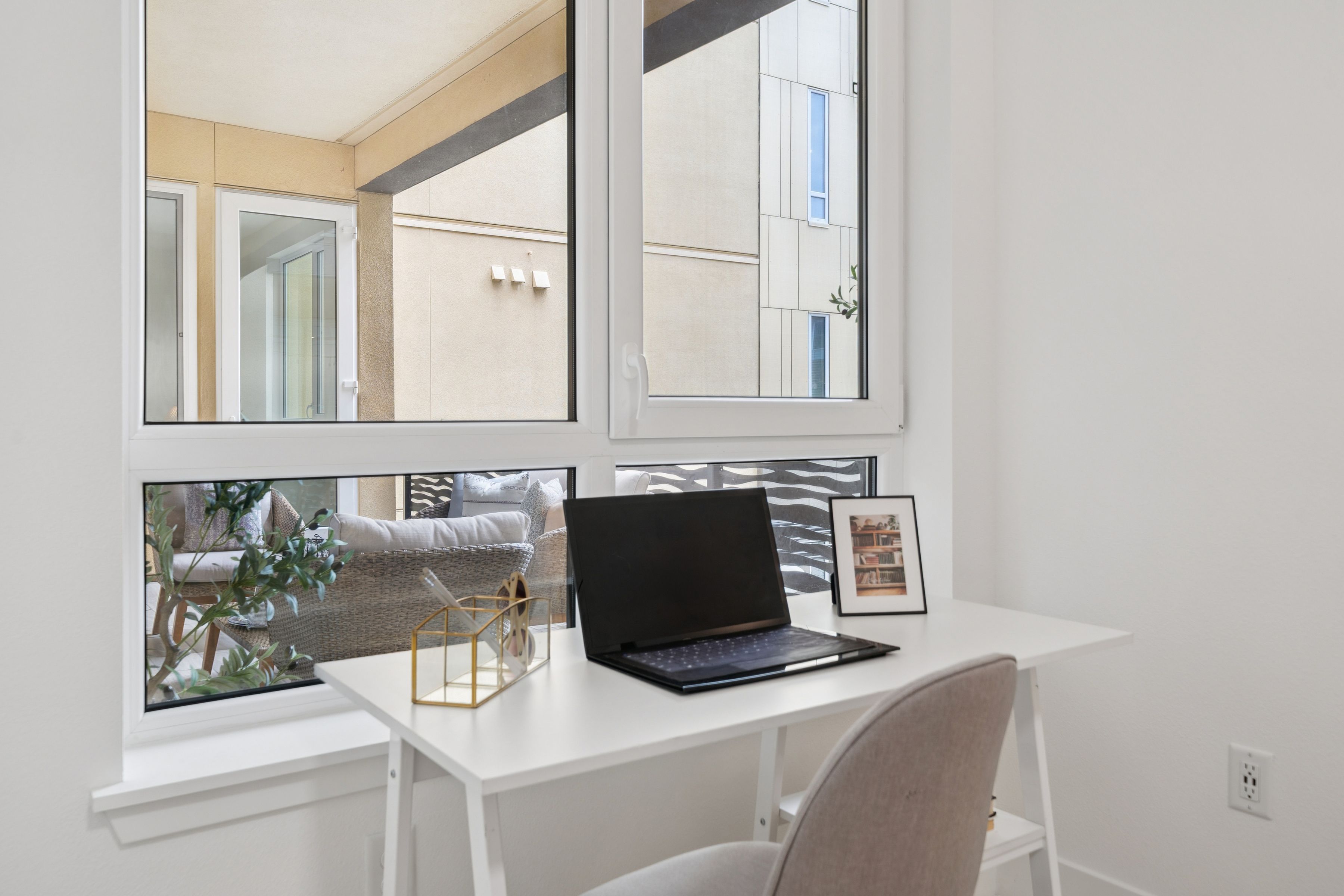  Luxury Light-Filled Metro Crossing Condo - 物件實景