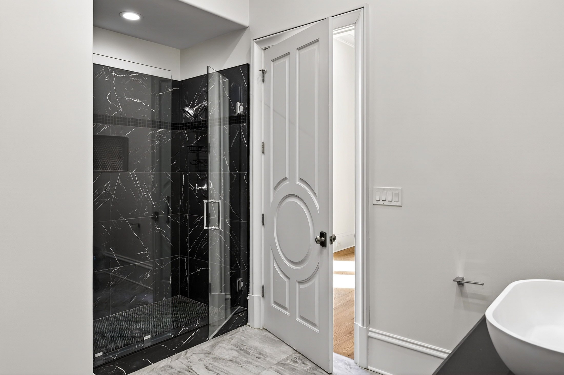  Exceptional Gated Estate with Resort-caliber Grounds - 物件實景