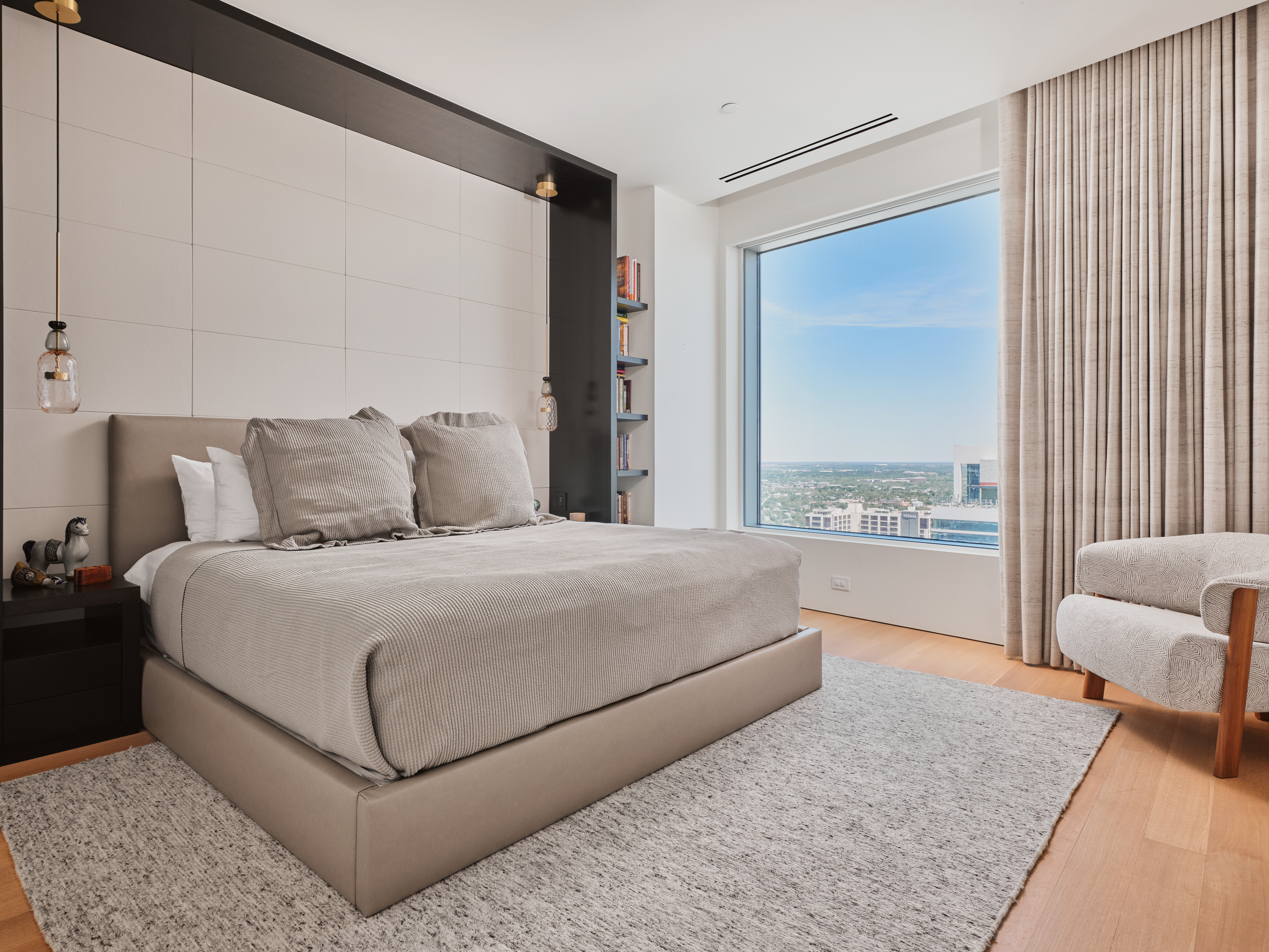  Panoramic Views of Living Art at The Austonian - 物件實景