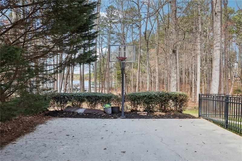 Buford, Georgia, 30518, United States, 6 Bedrooms Bedrooms, ,5 BathroomsBathrooms,Residential,For Sale,1976033