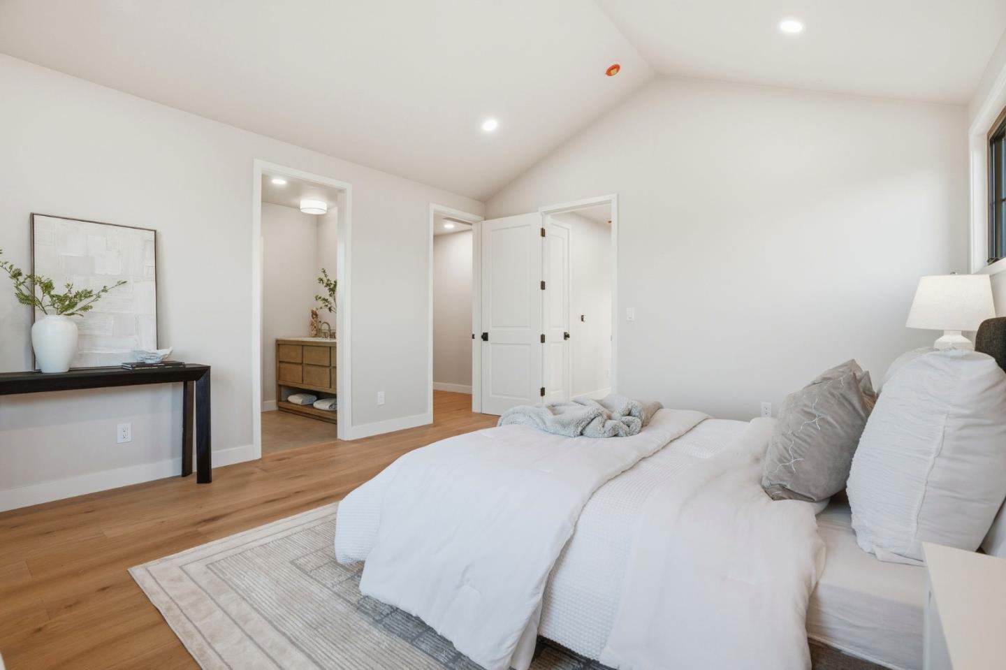 San Carlos, California, 94070, United States, 4 Bedrooms Bedrooms, ,4 BathroomsBathrooms,Residential,For Sale,1989305