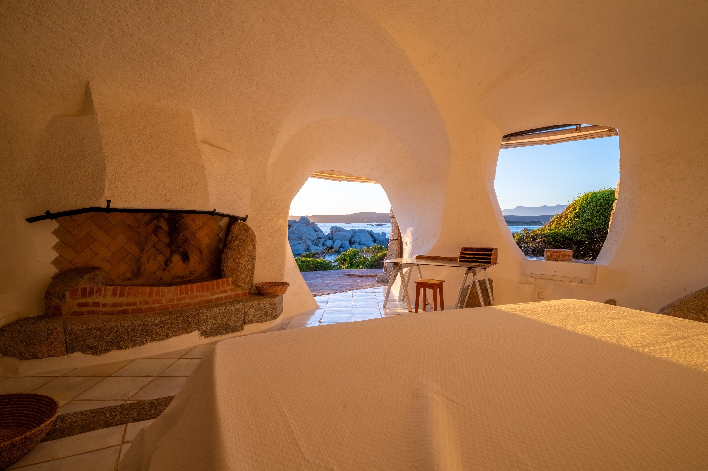  SALE : Waterfront property - Private cove - Architect Savin Couelle - Ile de Ca… - 物件實景