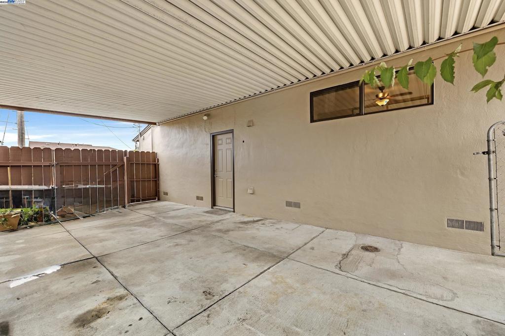 San Leandro, California, 94579, United States, 3 Bedrooms Bedrooms, ,1 BathroomBathrooms,Residential,For Sale,1921969