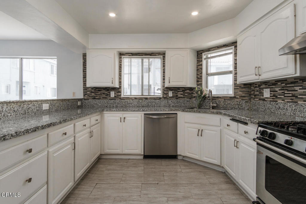 Panorama City, California, 91402, United States, 3 Bedrooms Bedrooms, ,3 BathroomsBathrooms,Residential,For Sale,1900925