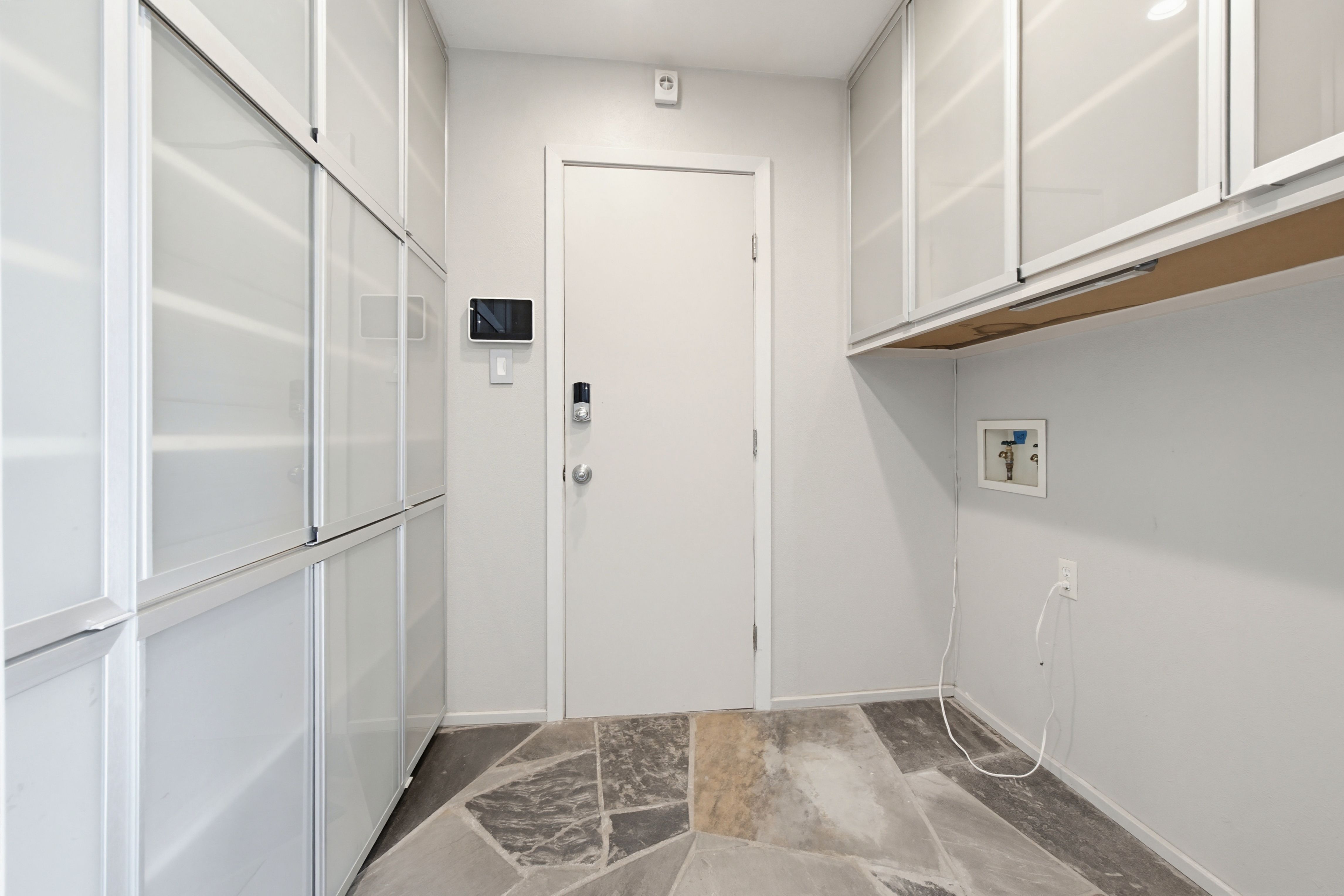  Modern Contemporary in Award Winning Merriman Park Elementary - 物件實景