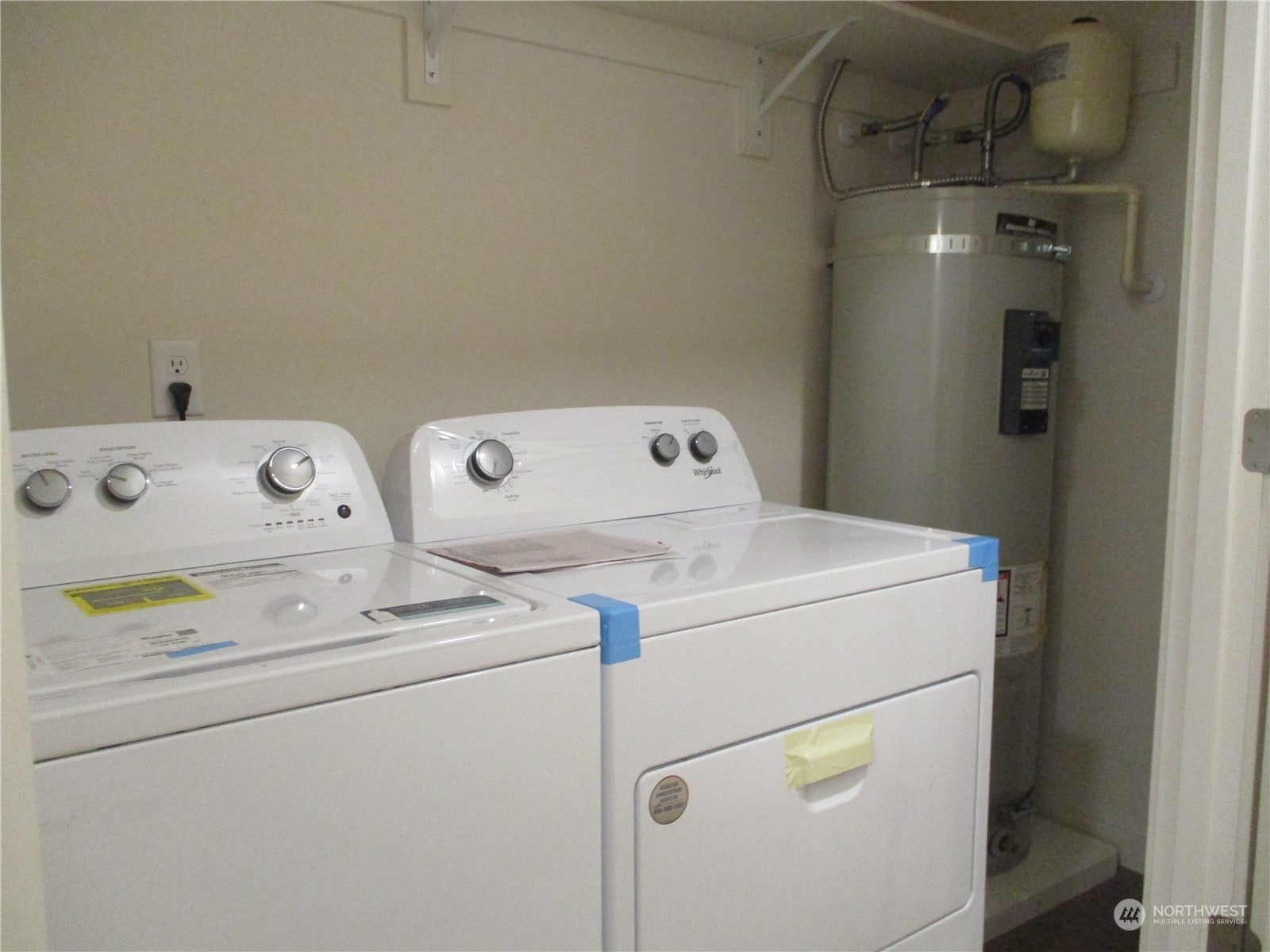 Kelso, Washington, 98626, United States, ,Residential,For Sale,1977091