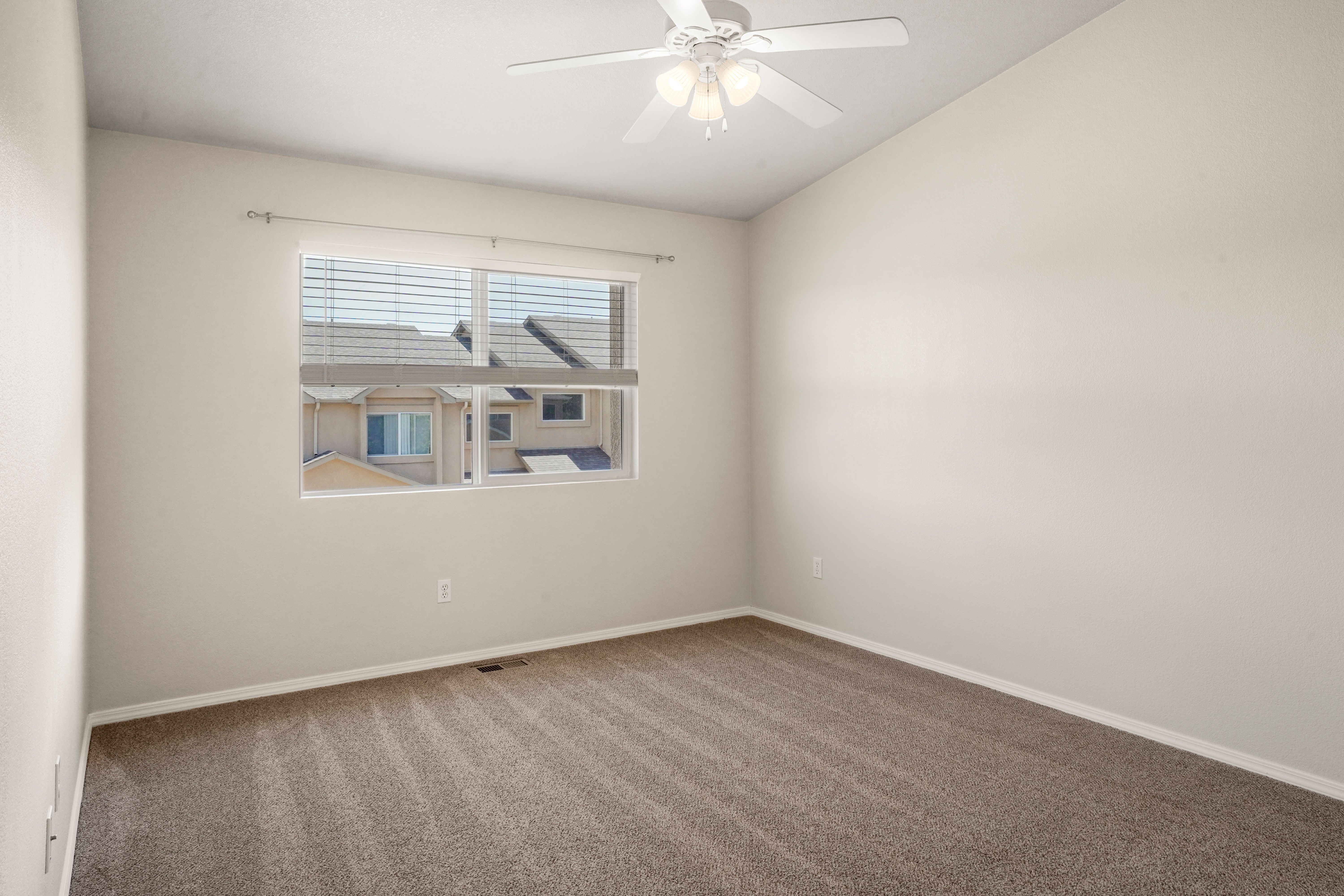 Phenomenal 4-plex income opportunity in desirable University Park - 物件實景
