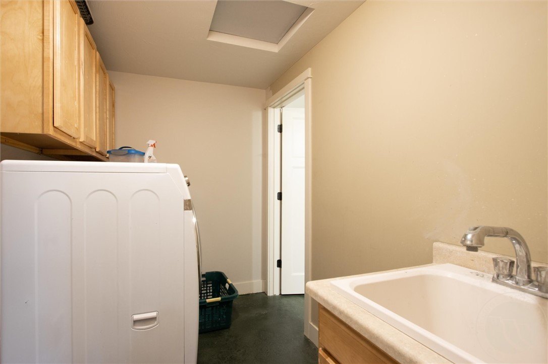 Laurel, Montana, 59044, United States, 4 Bedrooms Bedrooms, ,3 BathroomsBathrooms,Residential,For Sale,1982955