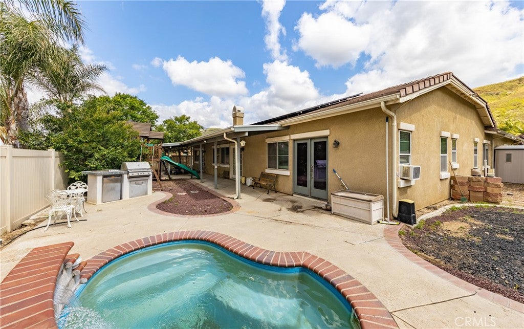 Highland, California, 92346, United States, 5 Bedrooms Bedrooms, ,4 BathroomsBathrooms,Residential,For Sale,1977847