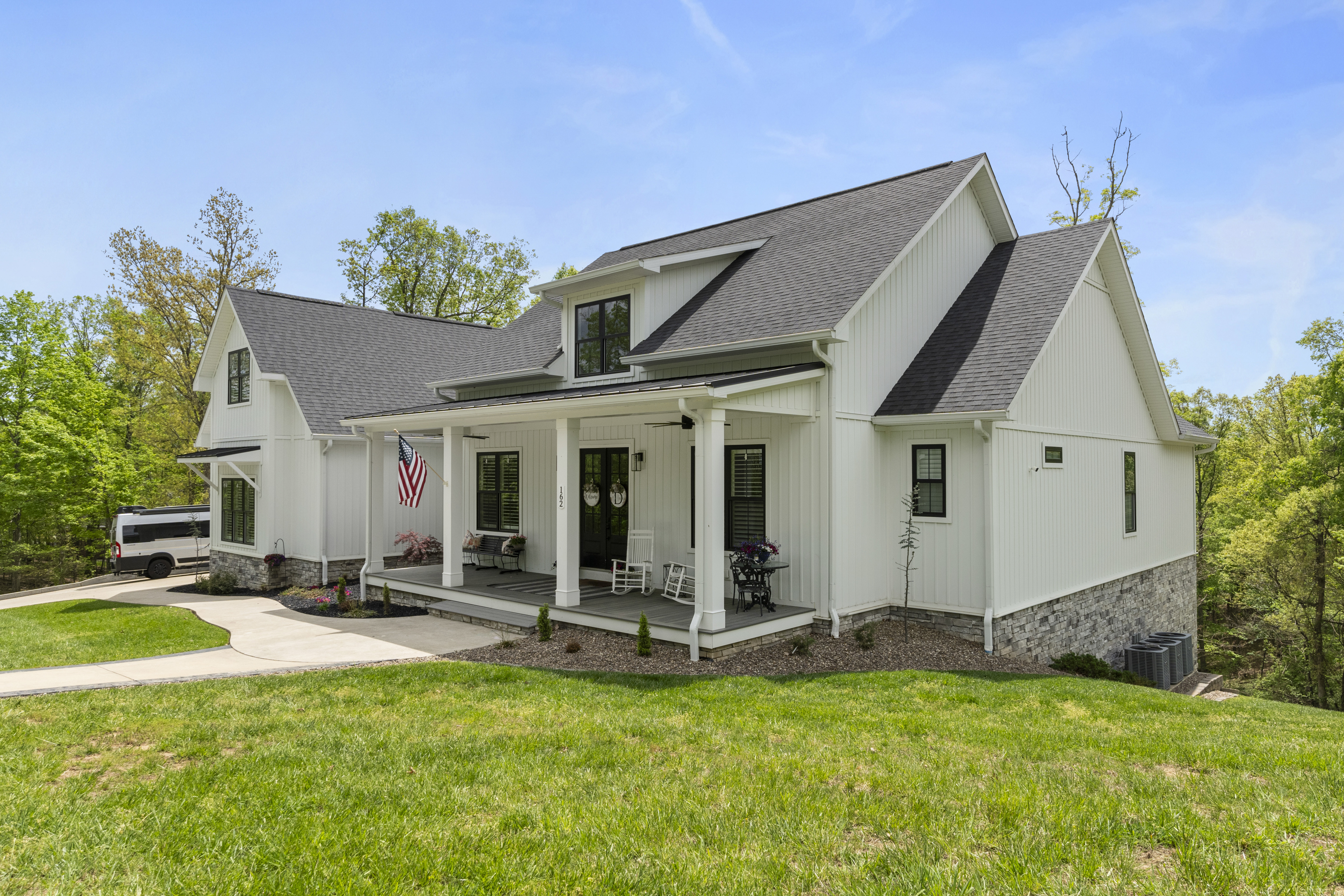 Huntington, West Virginia, 25701, United States, 6 Bedrooms Bedrooms, ,6 BathroomsBathrooms,Residential,For Sale,1977823