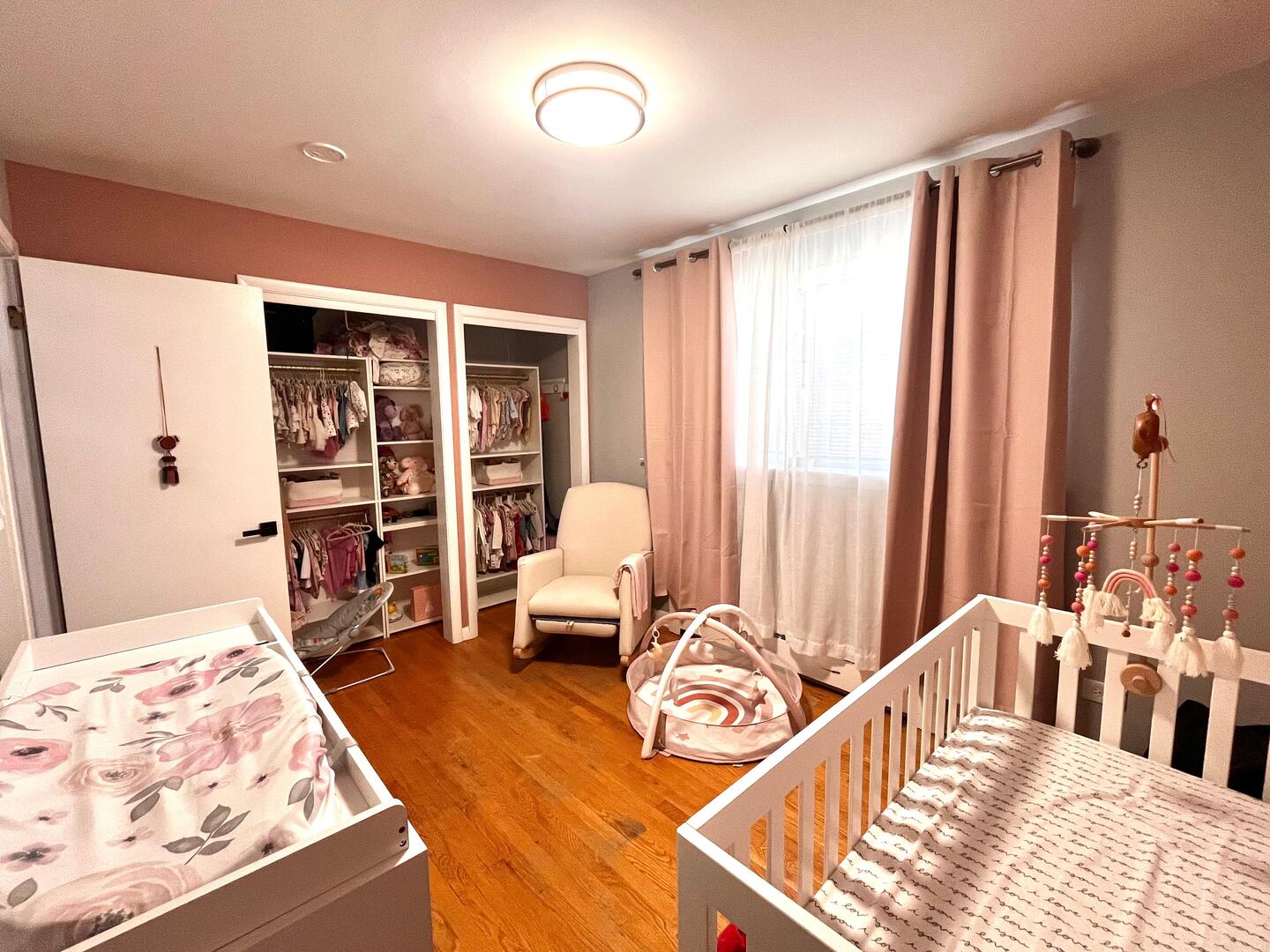 Niles, Illinois, 60714, United States, 5 Bedrooms Bedrooms, ,Residential,For Sale,1990948