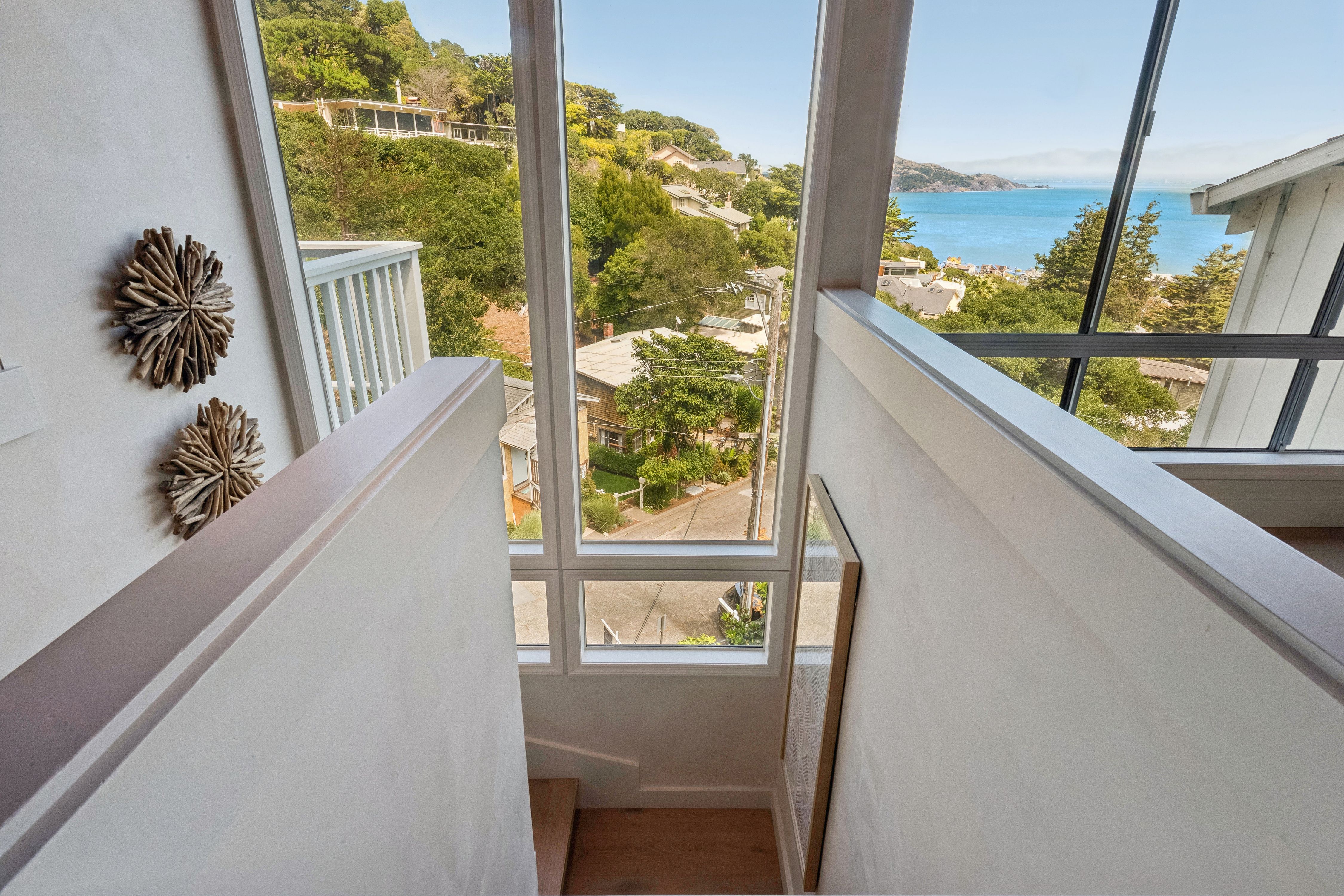  Quality, Design and Comfort Converge Bay Views too… - 物件實景