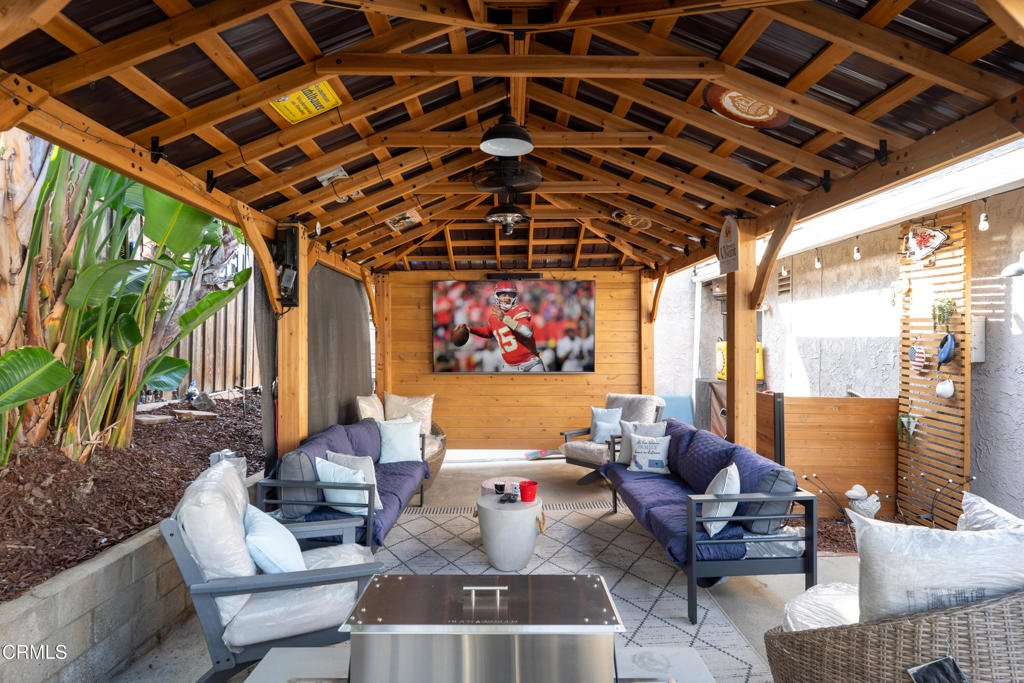 Newbury Park, California, 91320, United States, 4 Bedrooms Bedrooms, ,3 BathroomsBathrooms,Residential,For Sale,1987357