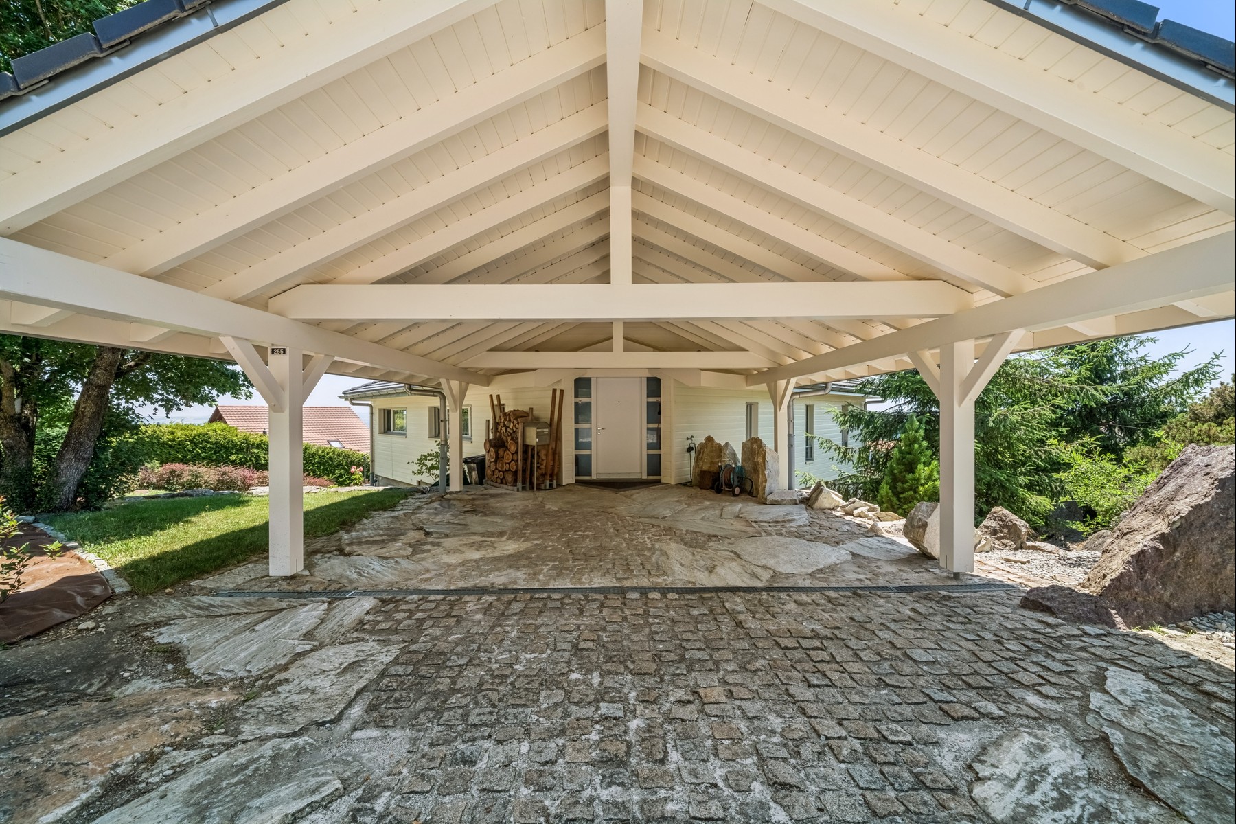  Contemporary architect-designed villa with spectacular spaces, at the foot of Le - 物件實景