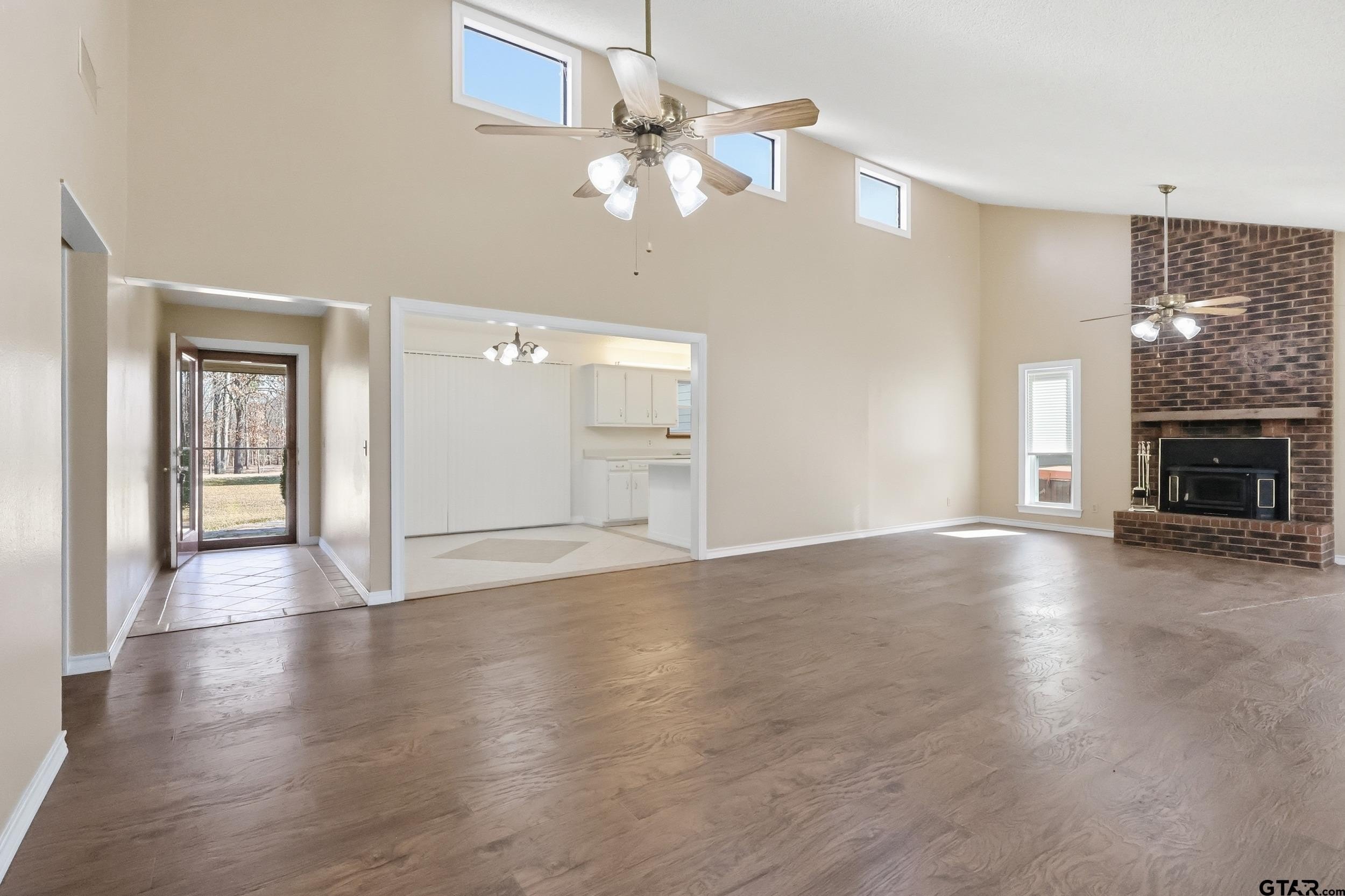 Pittsburg, Texas, 75686, United States, 3 Bedrooms Bedrooms, ,2 BathroomsBathrooms,Residential,For Sale,2008621