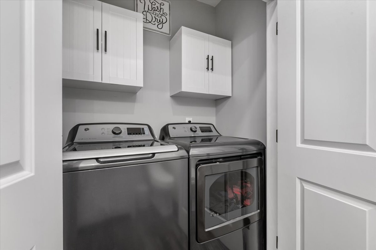 Sayville, New York, 11782, United States, 4 Bedrooms Bedrooms, ,3 BathroomsBathrooms,Residential,For Sale,1982763