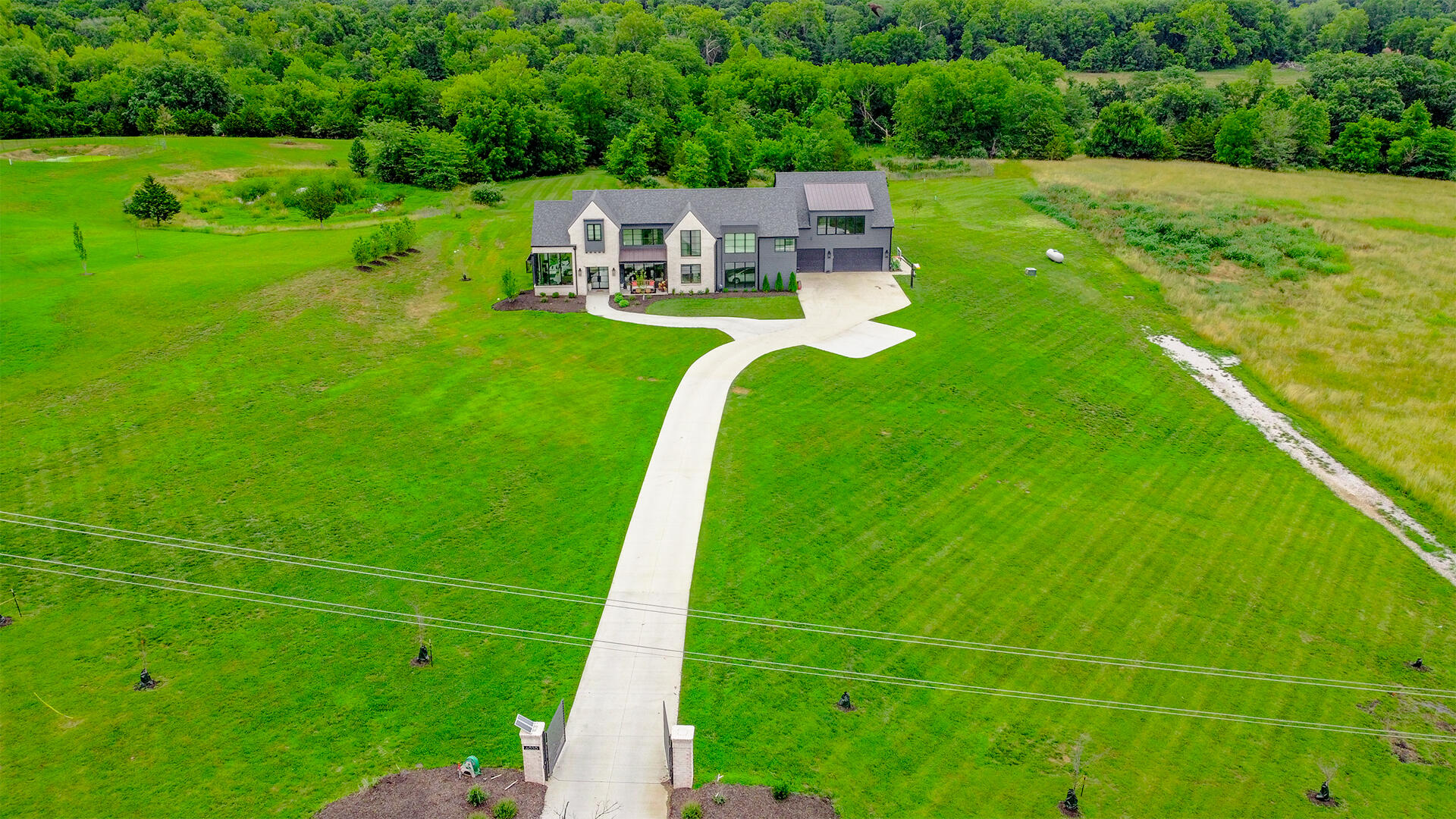 COLUMBIA, Missouri, 65202, United States, 5 Bedrooms Bedrooms, ,5 BathroomsBathrooms,Residential,For Sale,2019373
