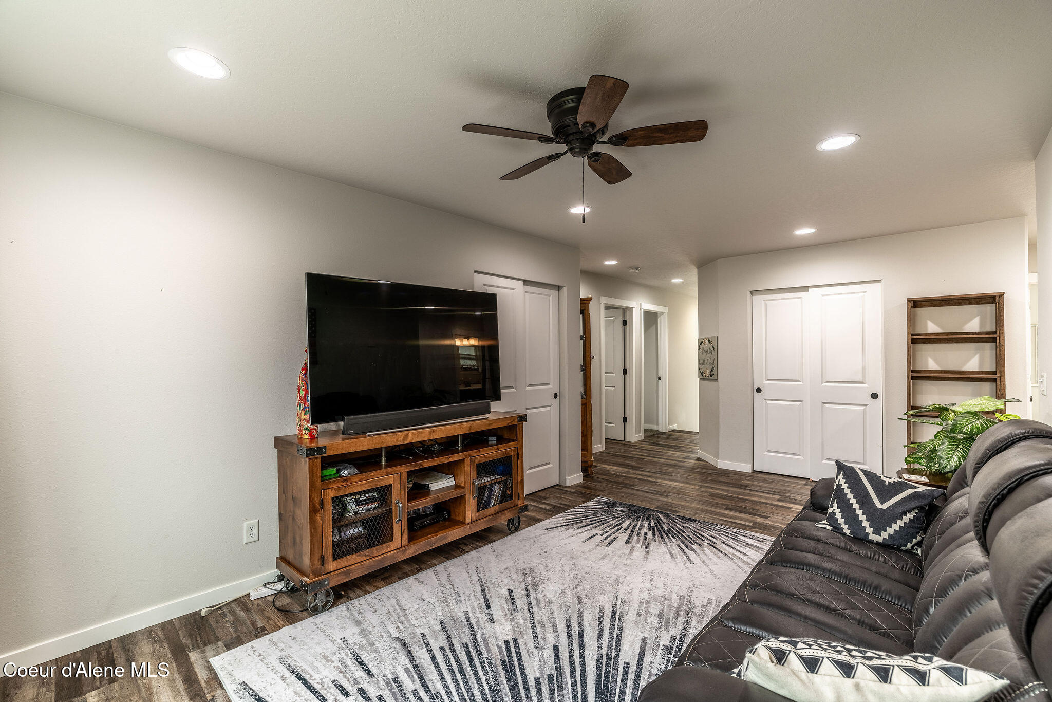 Coeur D'alene, Idaho, 83815, United States, 5 Bedrooms Bedrooms, ,4 BathroomsBathrooms,Residential,For Sale,1754735