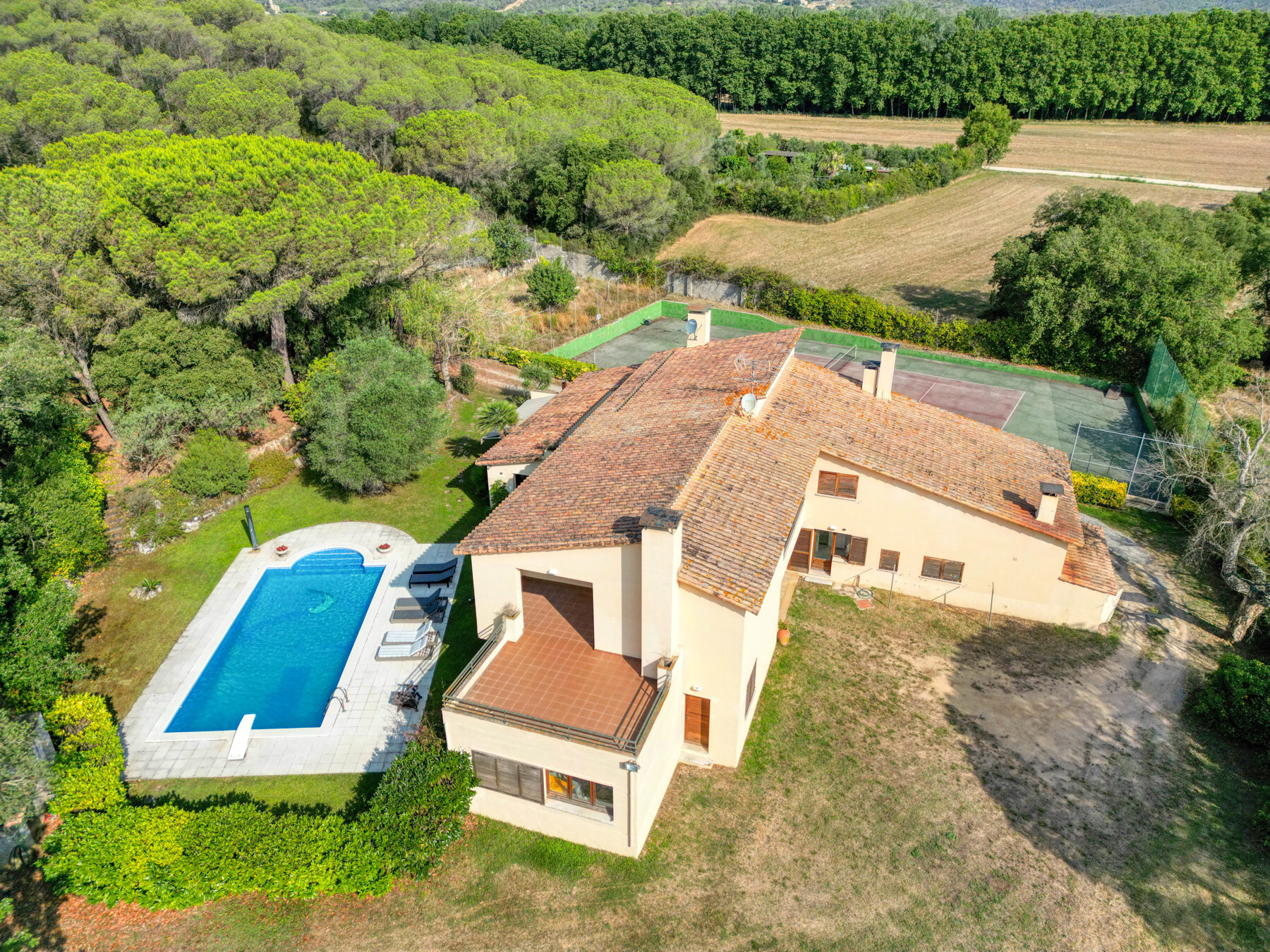  Beautiful villa in ideal location, surrounded by nature, in Solius - 物件實景