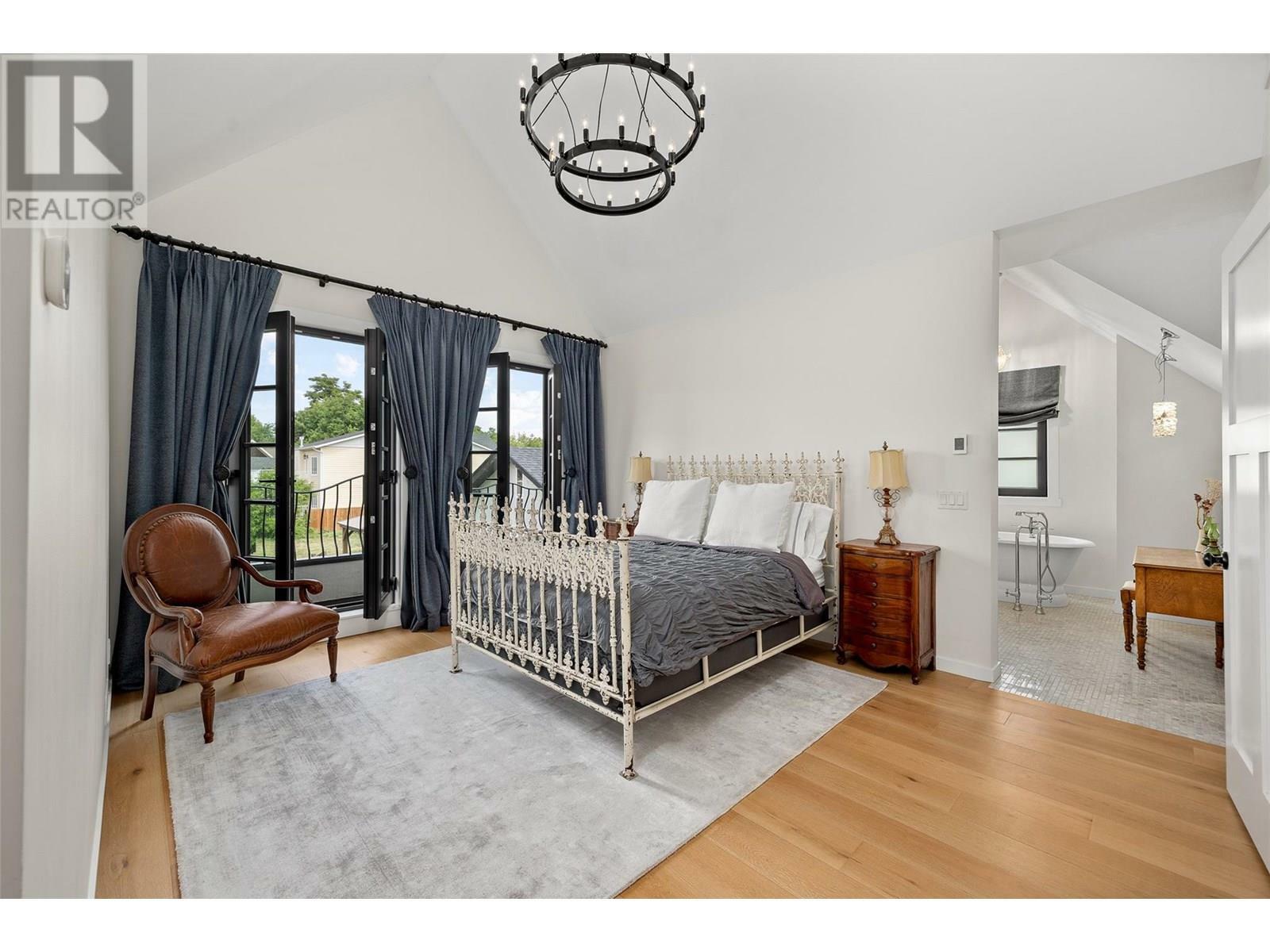 KELOWNA, British Columbia, V1Y 5N3, CA, 6 Bedrooms Bedrooms, ,4 BathroomsBathrooms,Residential,For Sale,1883056