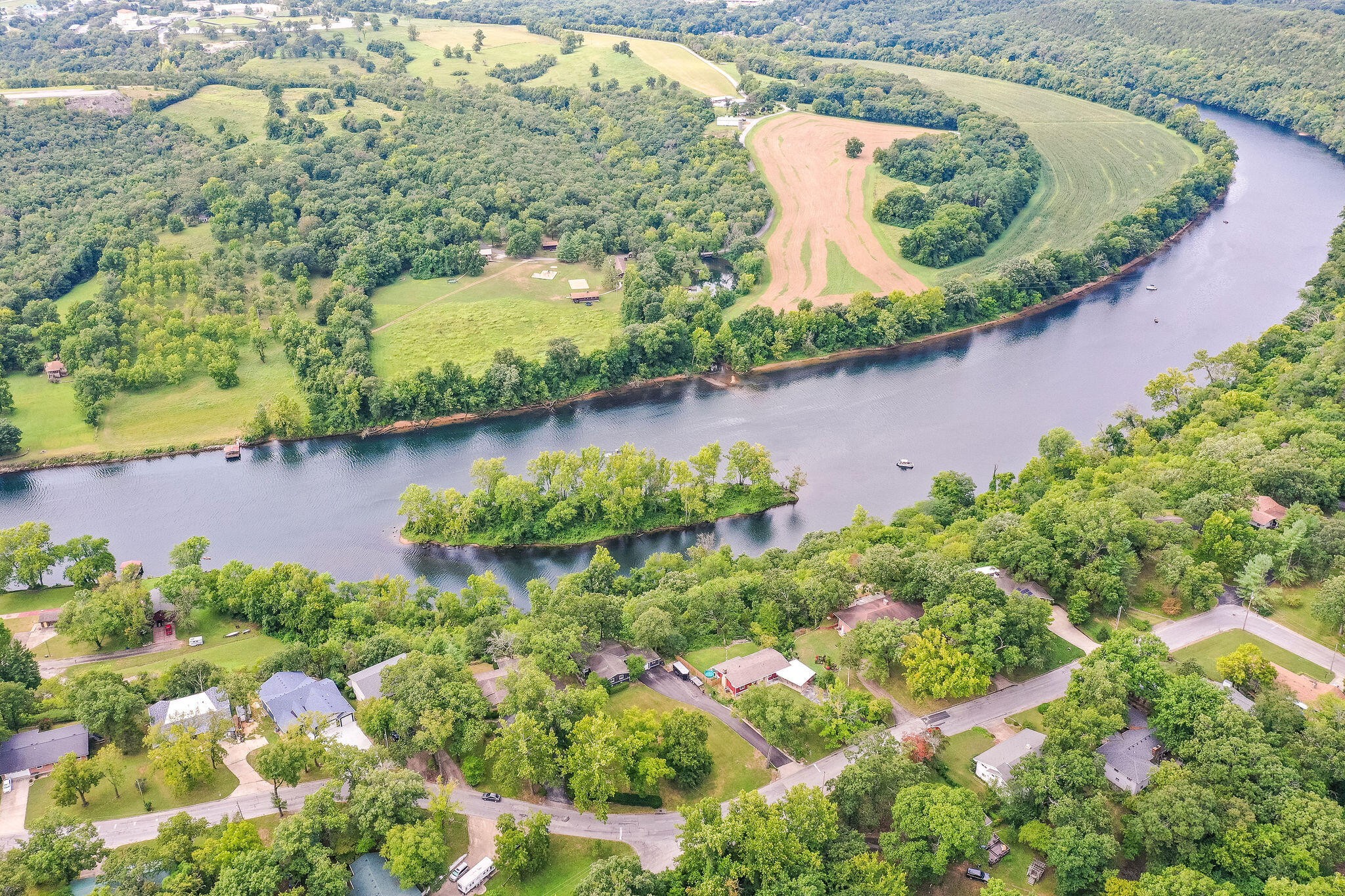 Branson, Missouri, 65616, United States, 3 Bedrooms Bedrooms, ,2 BathroomsBathrooms,Residential,For Sale,1976730