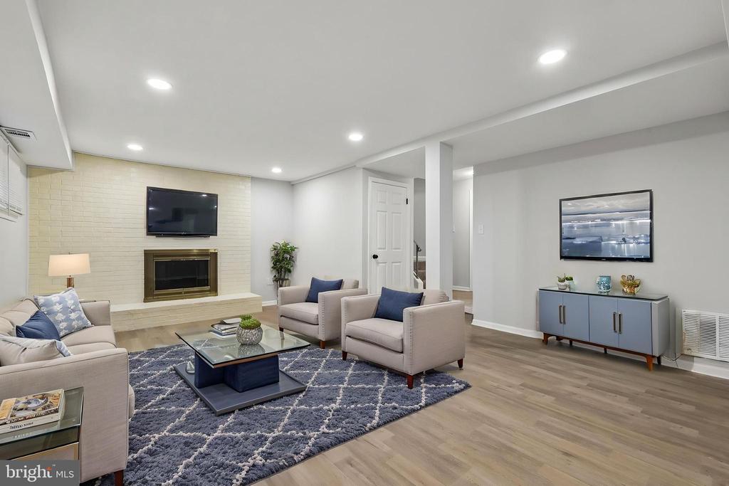 Springfield, Virginia, 22153, United States, 4 Bedrooms Bedrooms, ,4 BathroomsBathrooms,Residential,For Sale,2049450
