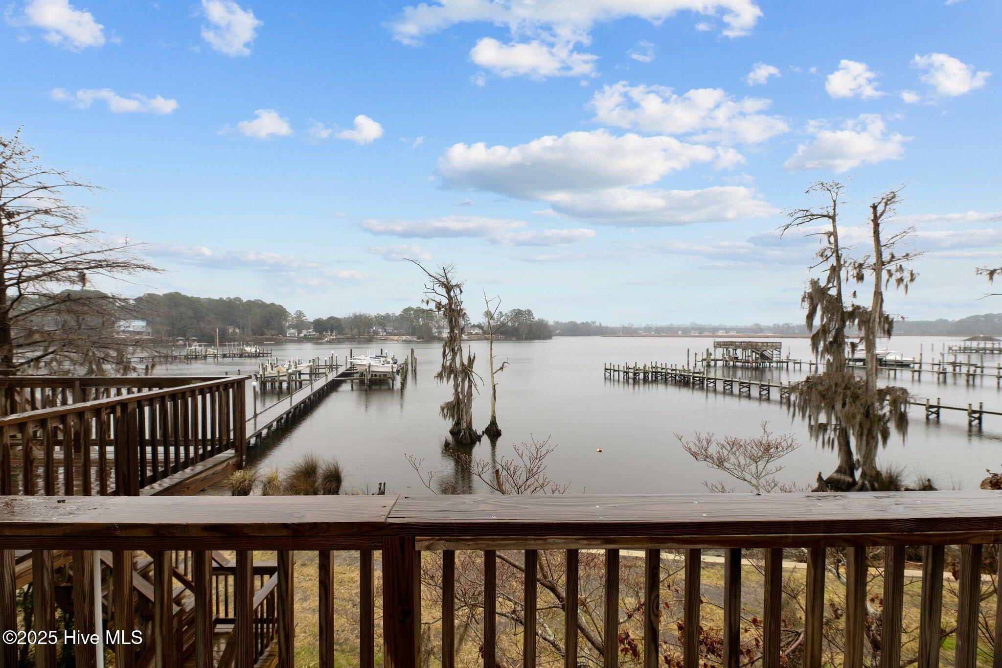 New Bern, North Carolina, 28562, United States, 2 Bedrooms Bedrooms, ,3 BathroomsBathrooms,Residential,For Sale,1695183