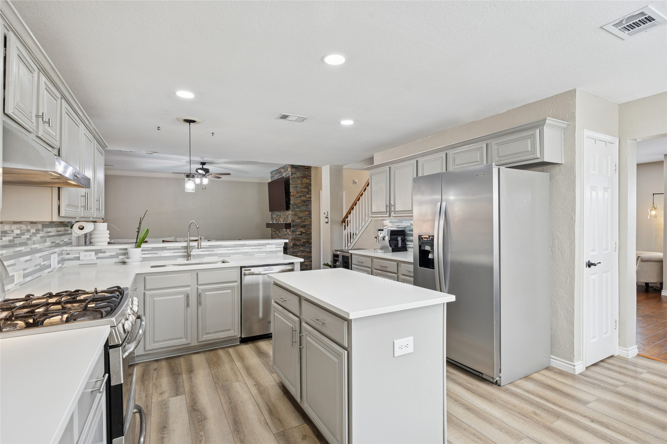 Keller, Texas, 76248, United States, 5 Bedrooms Bedrooms, ,3 BathroomsBathrooms,Residential,For Sale,1988935