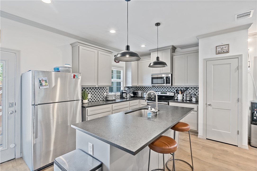 College Station, Texas, 77840, United States, 6 Bedrooms Bedrooms, ,7 BathroomsBathrooms,Residential,For Sale,1989222