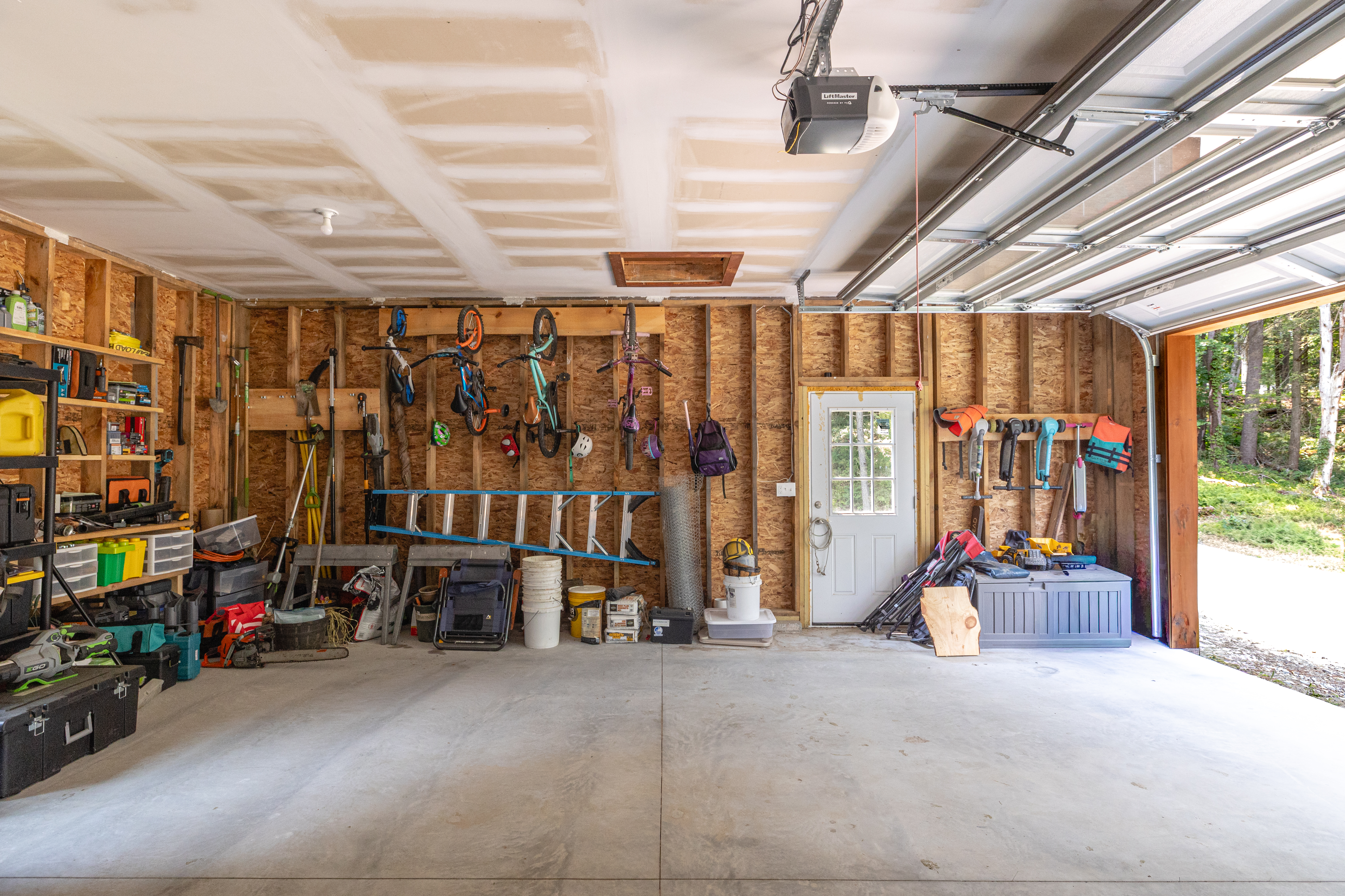  New-Construction Craftsman Contemporary with Hiking at Your Fingertips - 物件實景