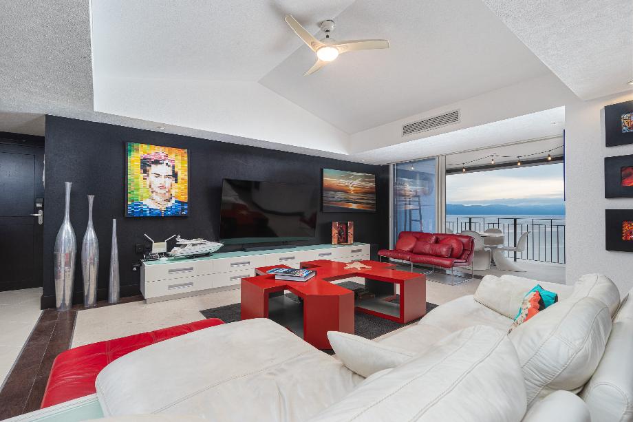 Fransisco M Asencio, Puerto Vallarta, Jalisco, 48333, Mexico, 4 Bedrooms Bedrooms, ,4 BathroomsBathrooms,Residential,For Sale,Fransisco M Asencio,1425091