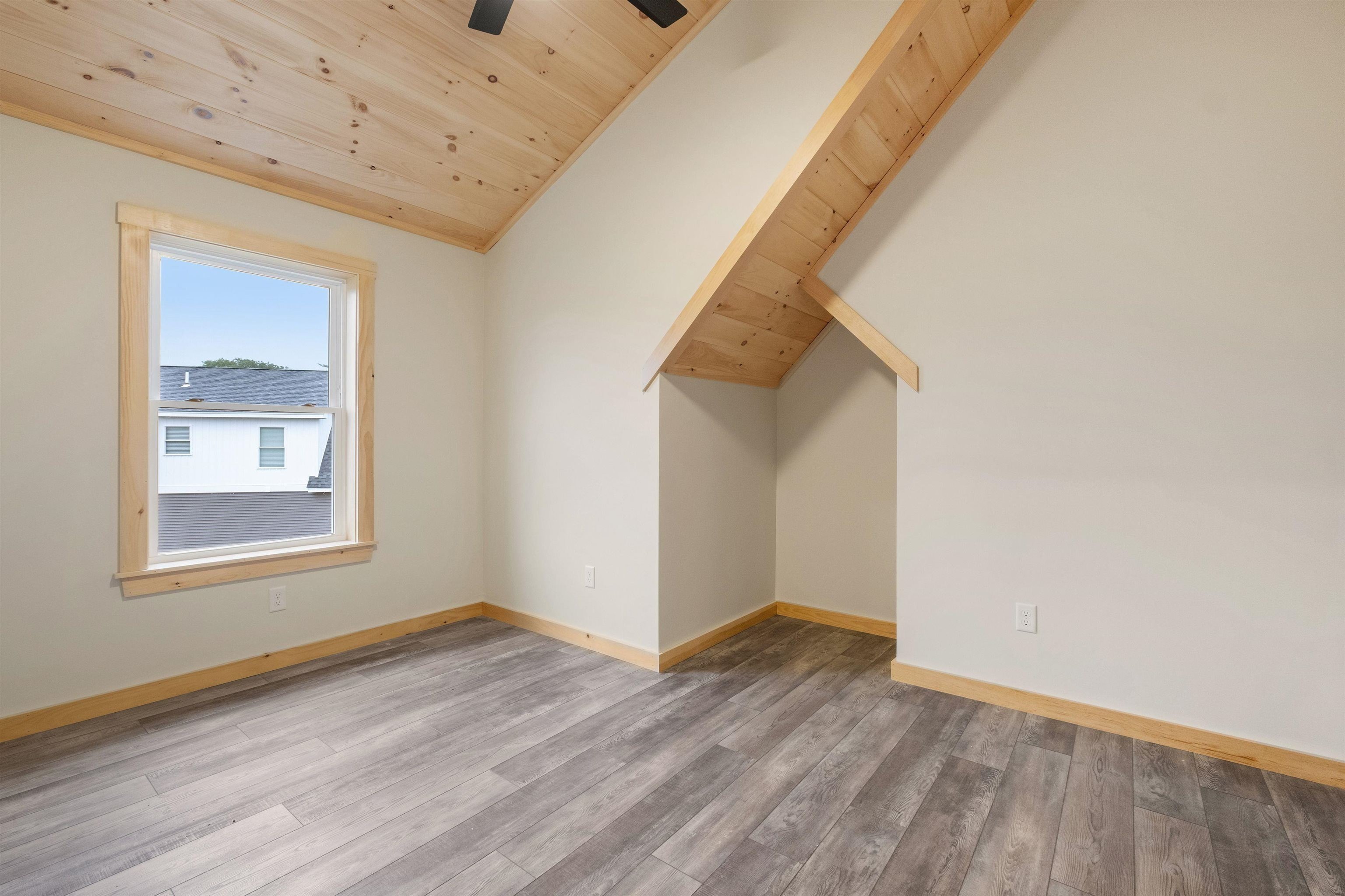 Thornton, New Hampshire, 03285, United States, 3 Bedrooms Bedrooms, ,3 BathroomsBathrooms,Residential,For Sale,1974297