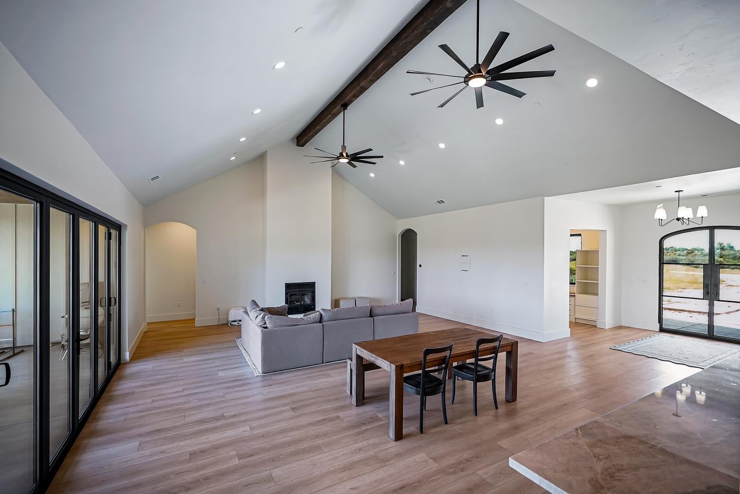 Burson, California, 95225, United States, 4 Bedrooms Bedrooms, ,4 BathroomsBathrooms,Residential,For Sale,2040271
