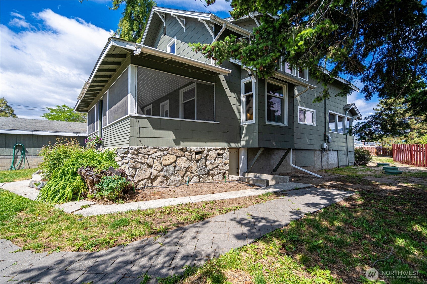 Manson, Washington, 98831, United States, 4 Bedrooms Bedrooms, ,1 BathroomBathrooms,Residential,For Sale,1821067