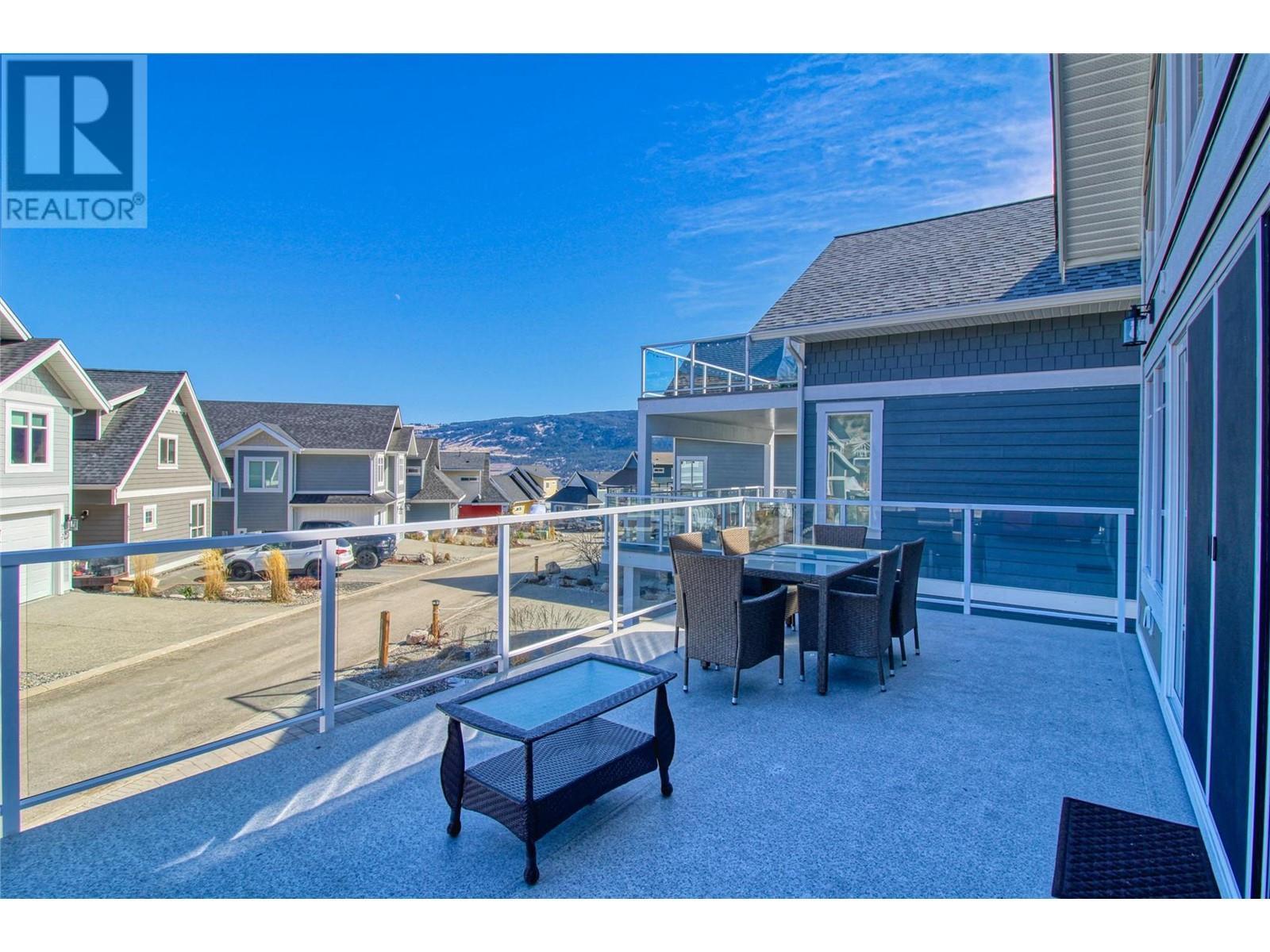 KELOWNA, British Columbia, V1Z 3R8, CA, 3 Bedrooms Bedrooms, ,3 BathroomsBathrooms,Residential,For Sale,1951197