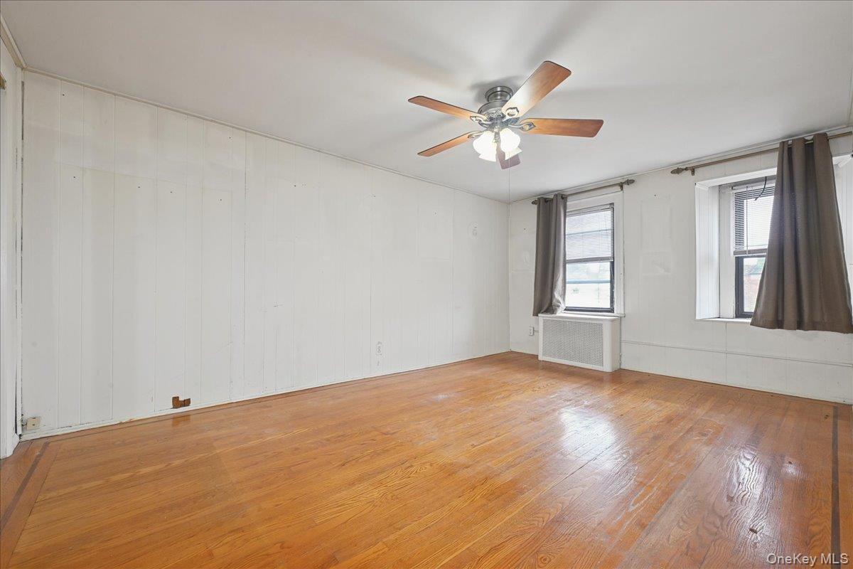 Valley Stream, New York, 11581, United States, 3 Bedrooms Bedrooms, ,2 BathroomsBathrooms,Residential,For Sale,1998416