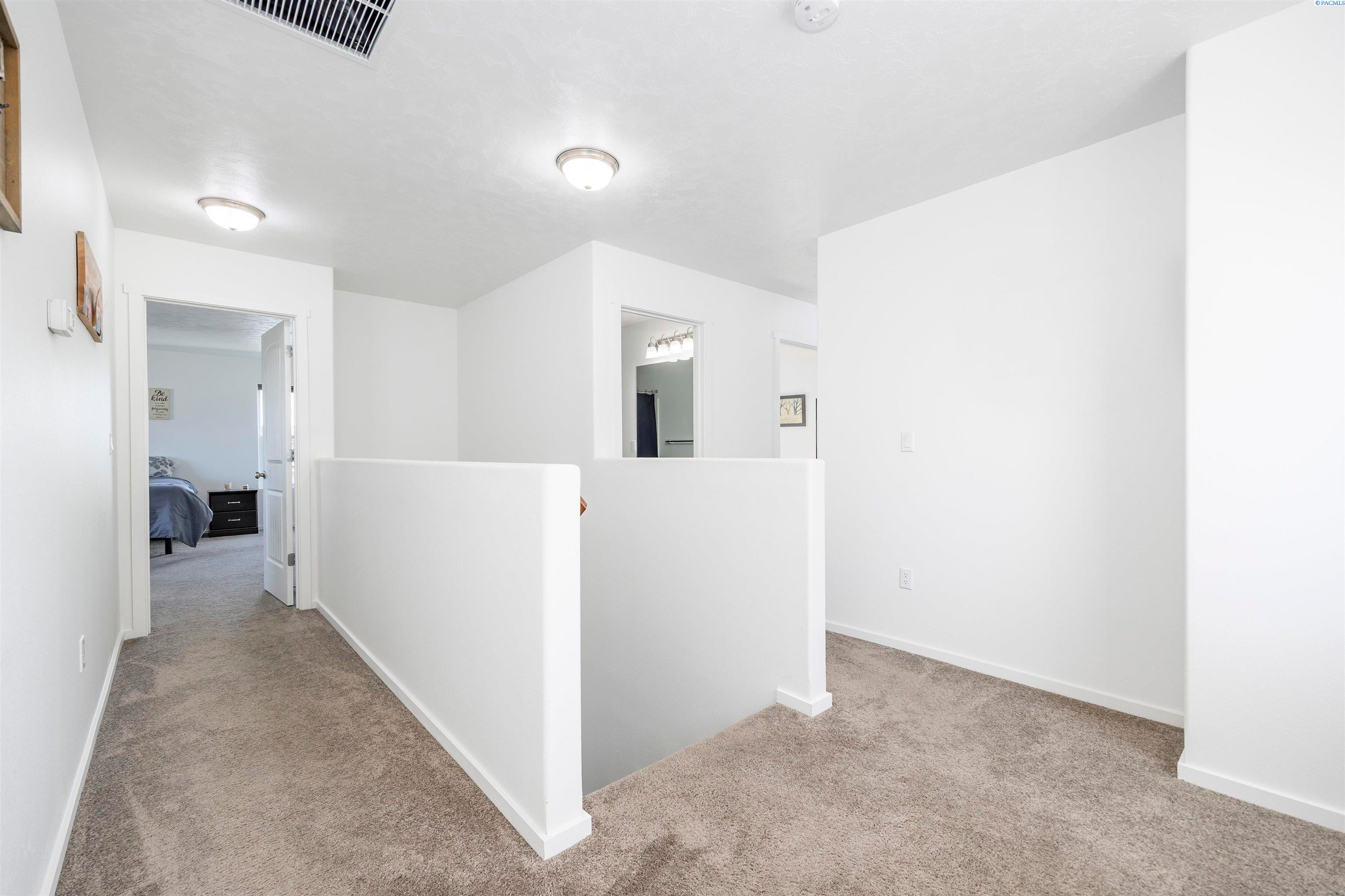 Pasco, Washington, 99301, United States, 4 Bedrooms Bedrooms, ,3 BathroomsBathrooms,Residential,For Sale,1974657