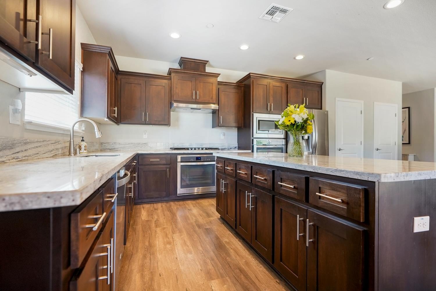 Ione, California, 95640, United States, 4 Bedrooms Bedrooms, ,3 BathroomsBathrooms,Residential,For Sale,1975203