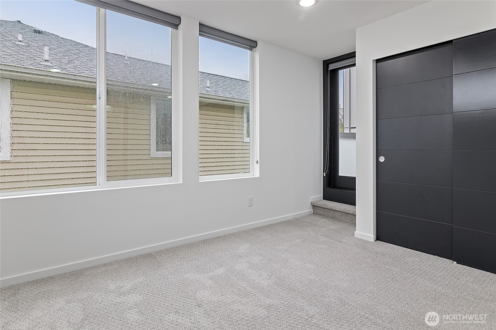 Seattle, Washington, 98103, United States, 2 Bedrooms Bedrooms, ,1 BathroomBathrooms,Residential,For Sale,1991095