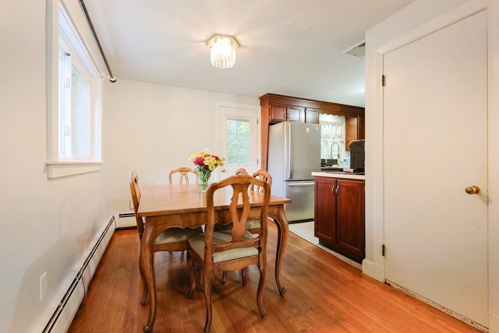 Swampscott, Massachusetts, 01907, United States, 3 Bedrooms Bedrooms, ,2 BathroomsBathrooms,Residential,For Sale,1984314