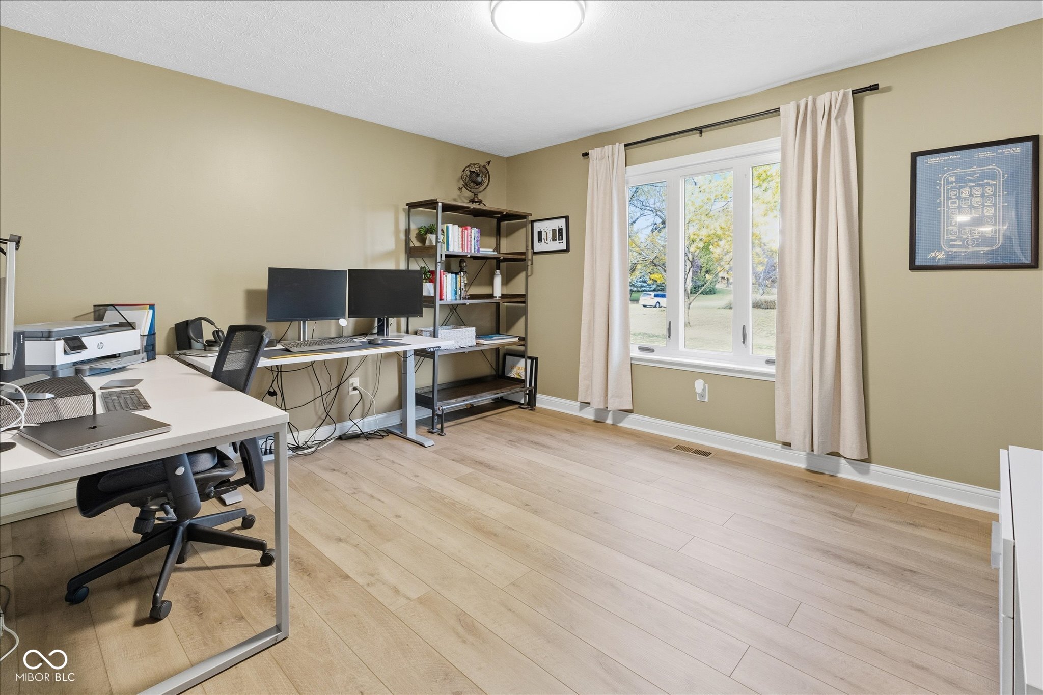 Noblesville, Indiana, 46062, United States, 4 Bedrooms Bedrooms, ,2 BathroomsBathrooms,Residential,For Sale,1987022