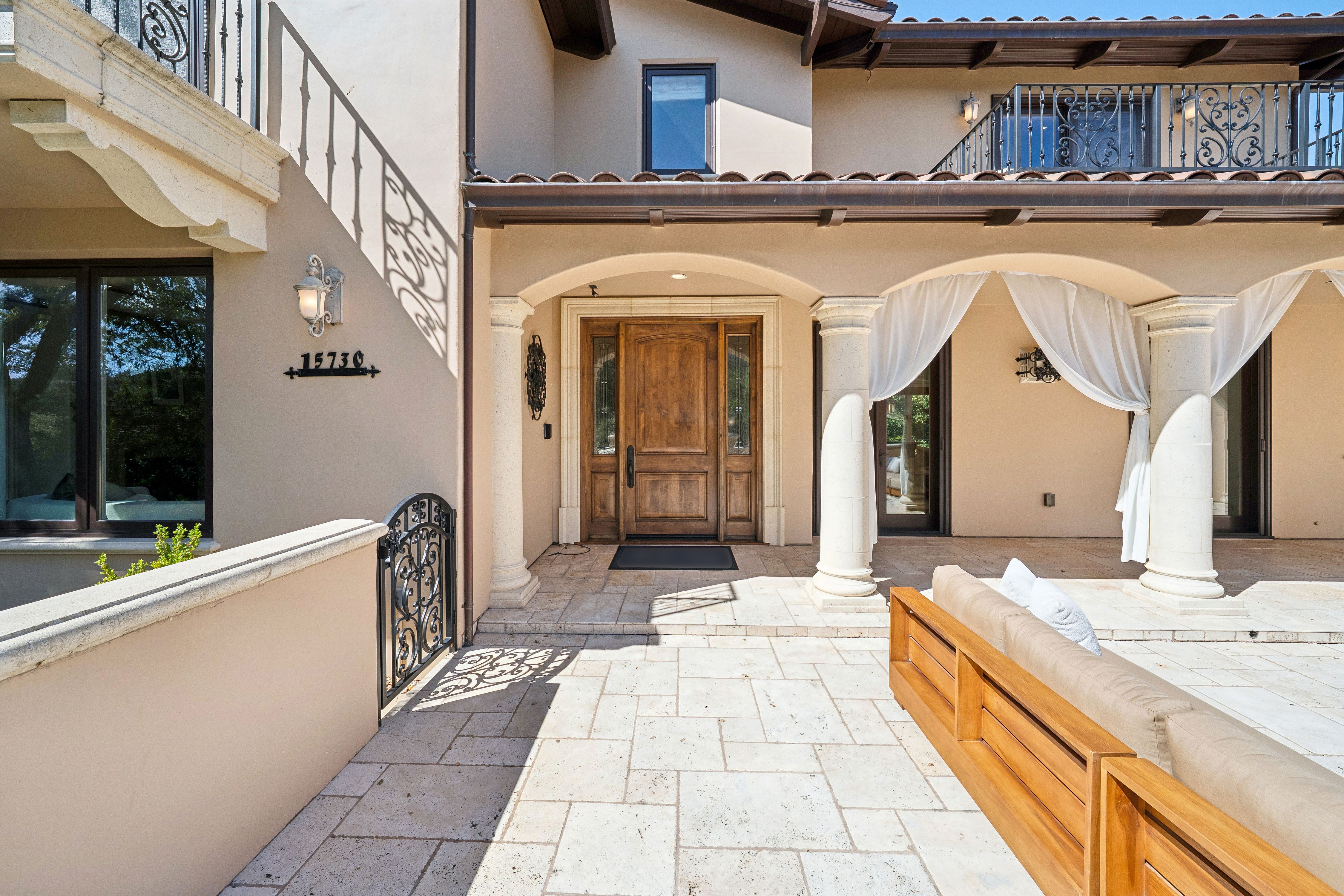  Private Mediterranean Estate with Breathtaking Views - 物件實景