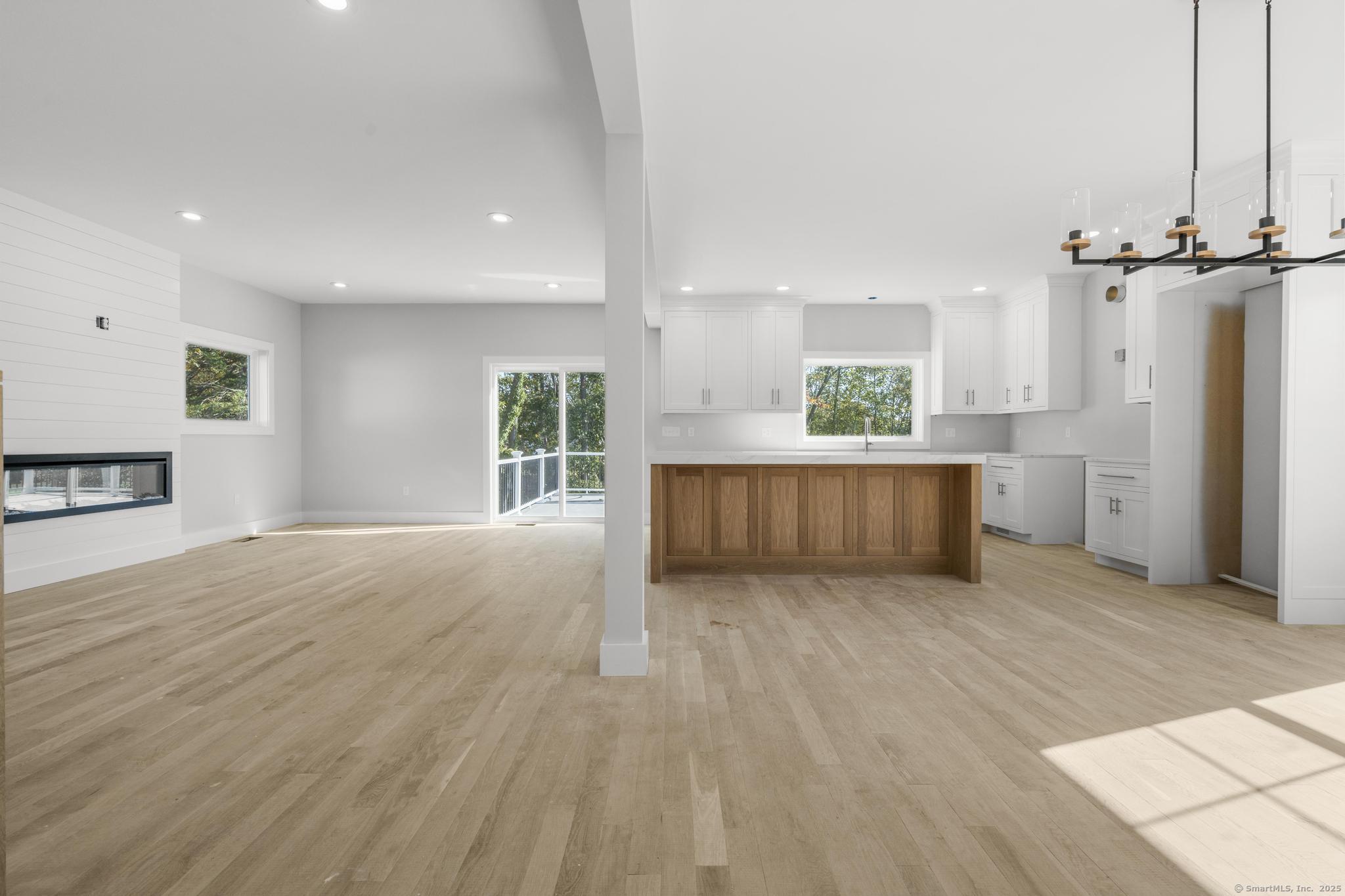 Milford, Connecticut, 06460, United States, 4 Bedrooms Bedrooms, ,4 BathroomsBathrooms,Residential,For Sale,1987652