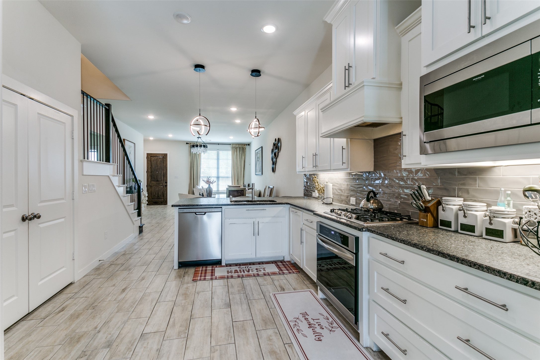 Flower Mound, Texas, 75028, United States, 3 Bedrooms Bedrooms, ,3 BathroomsBathrooms,Residential,For Sale,1990781