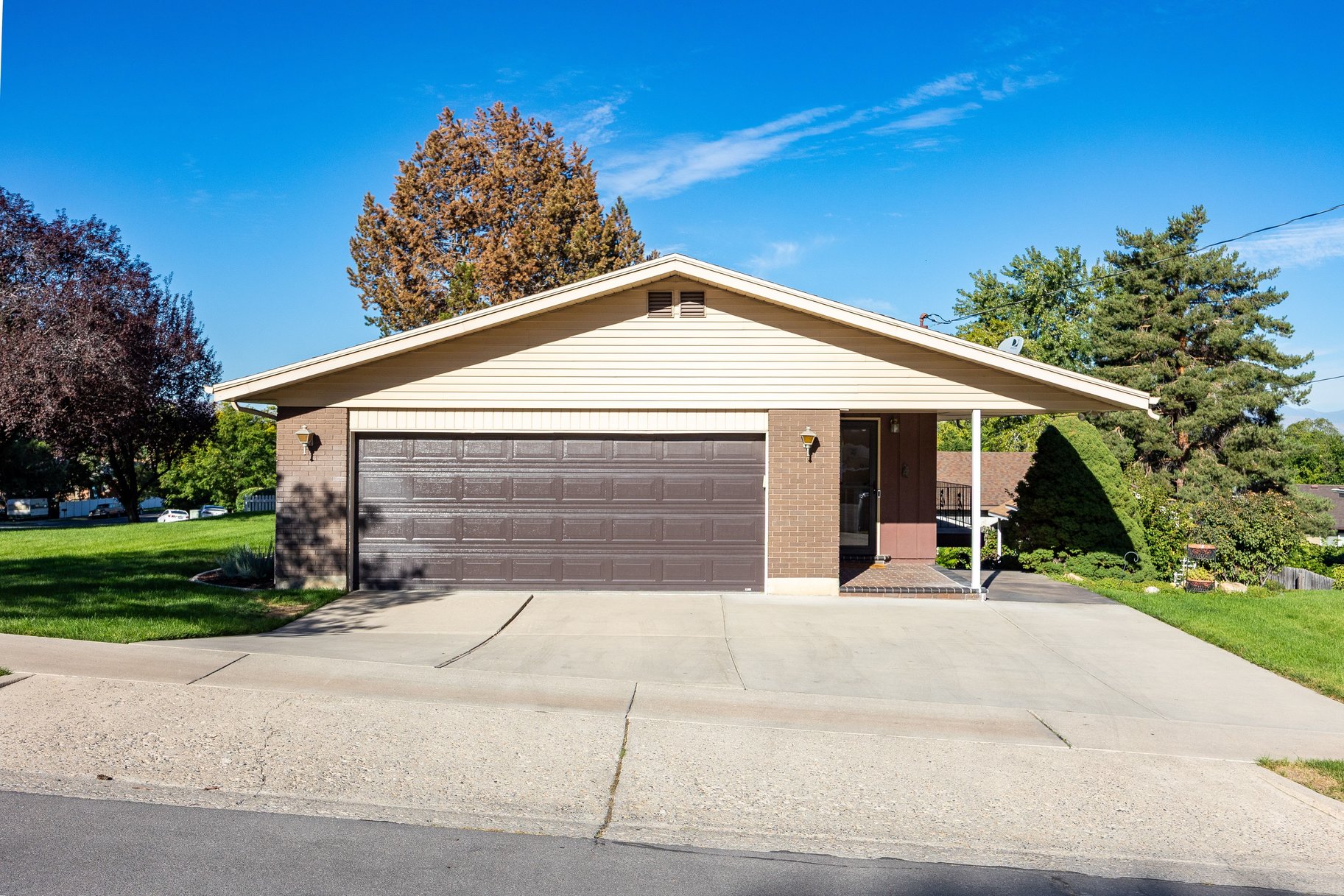  Spacious Living in an Established Springville Neighborhood - 物件實景